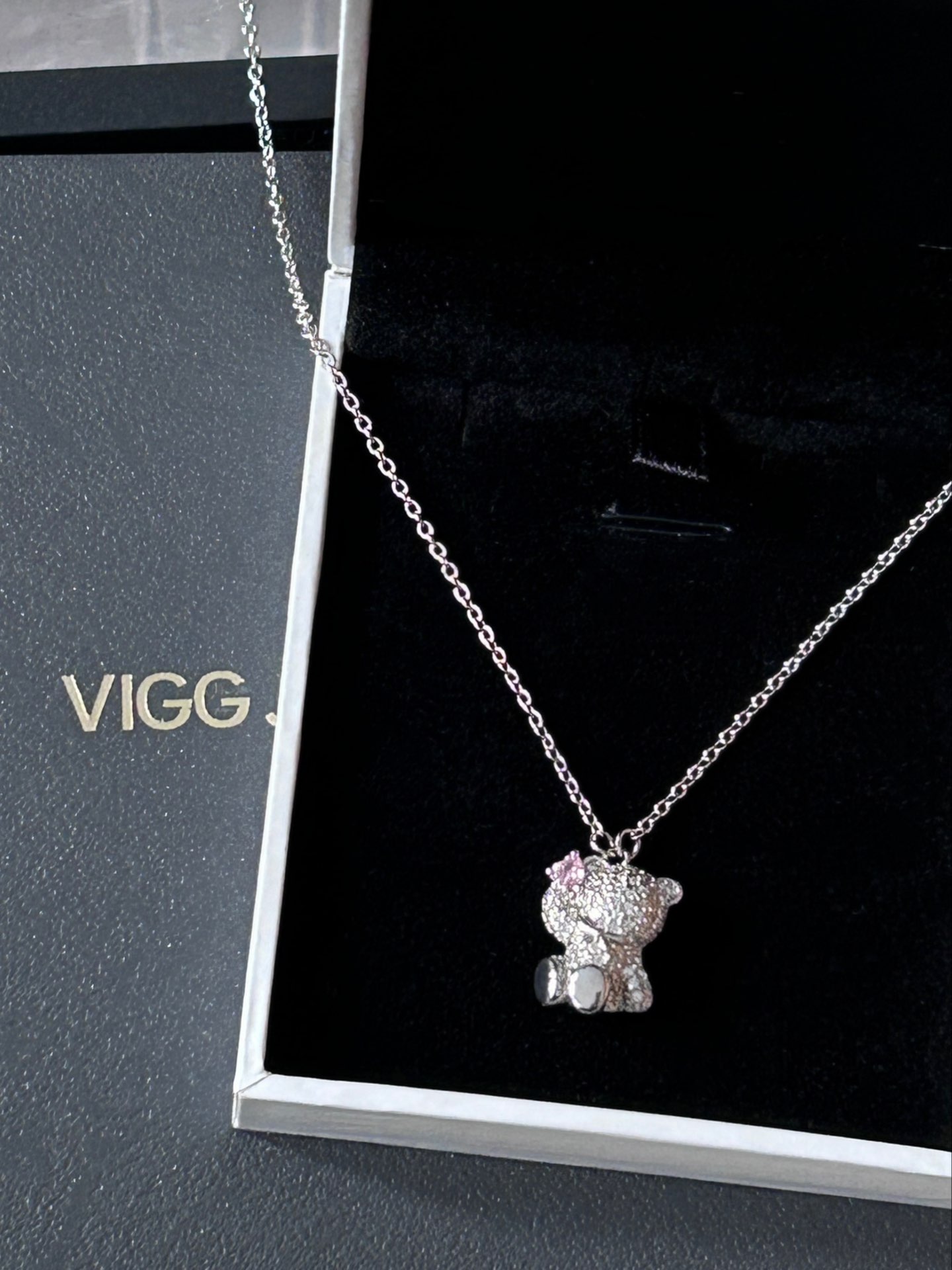 一条会bling bling 的小熊项链🧸