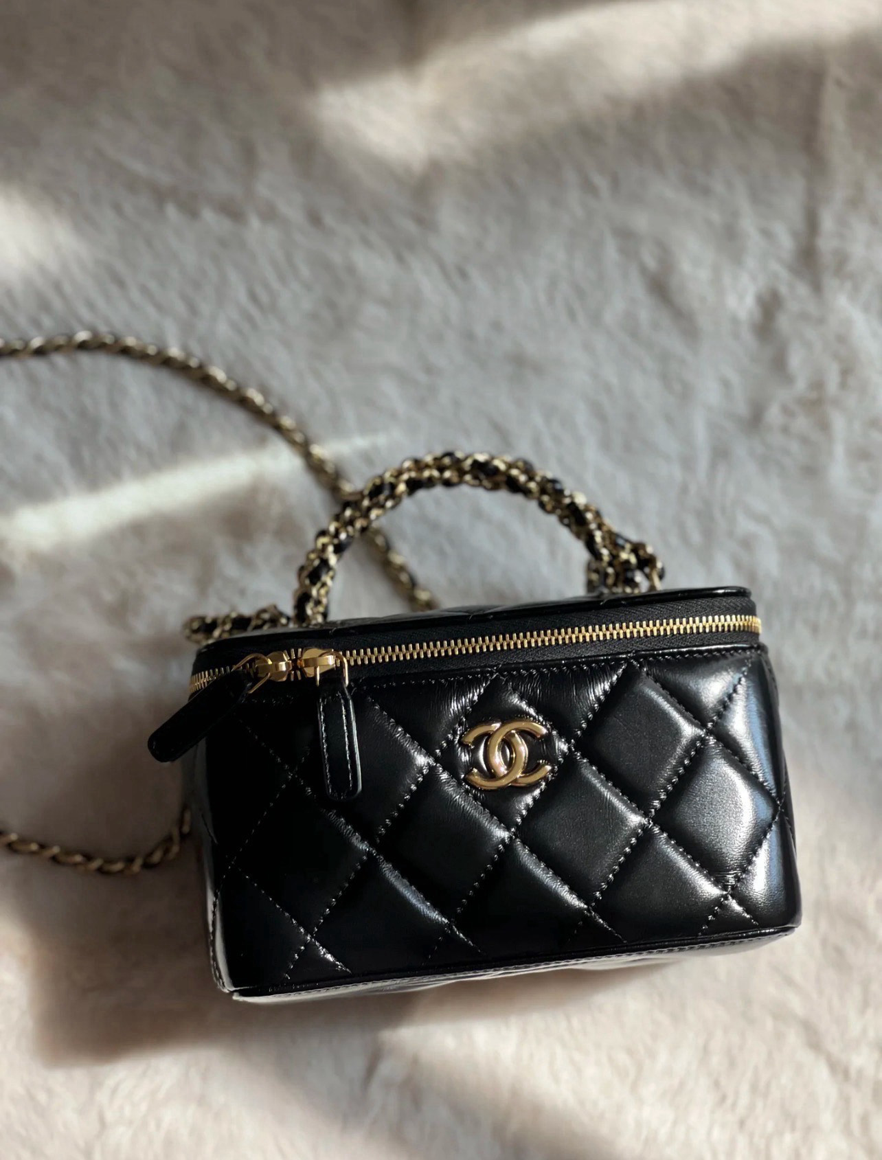 内里带镜子~ chanel香奈儿 24b