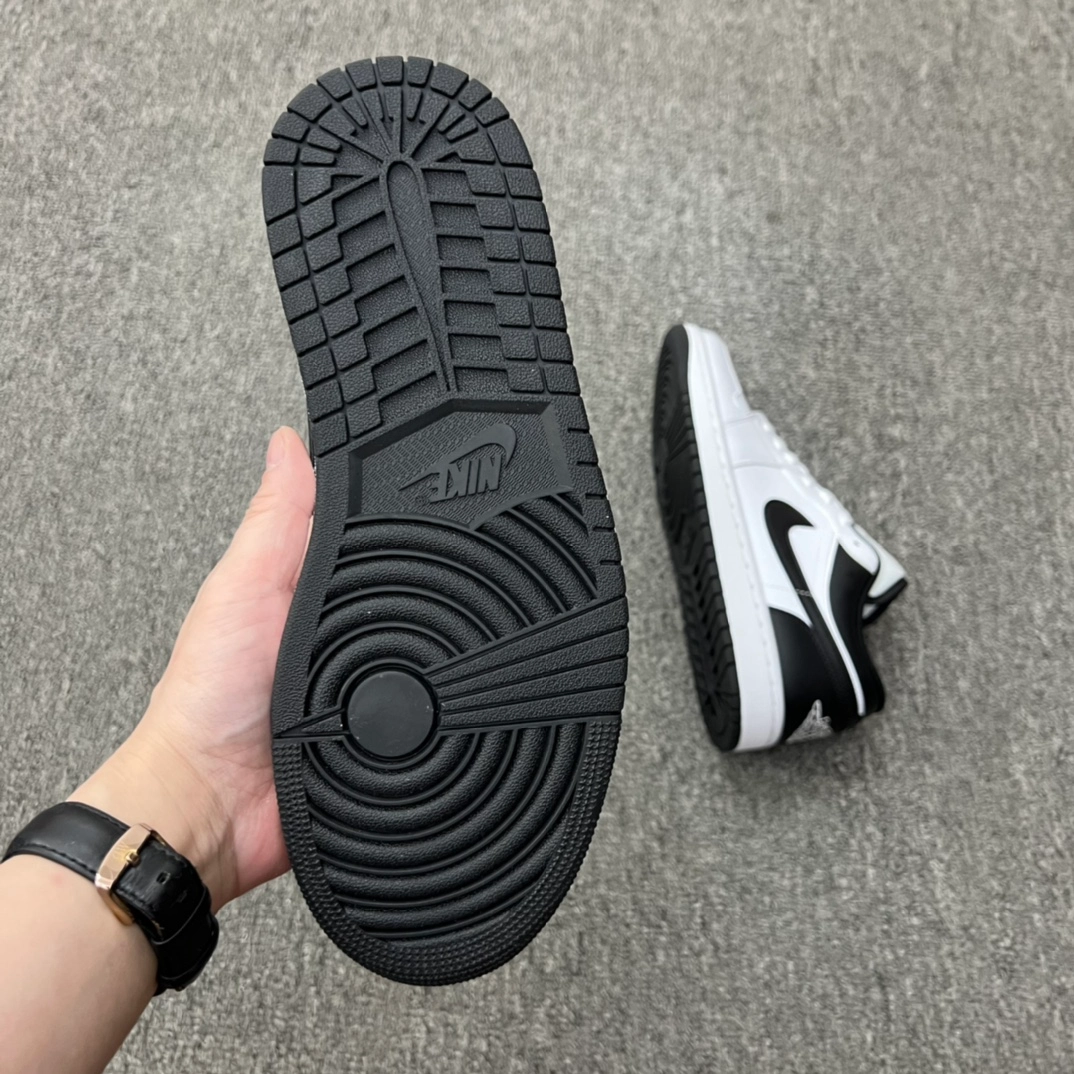 aj1白黑月图片