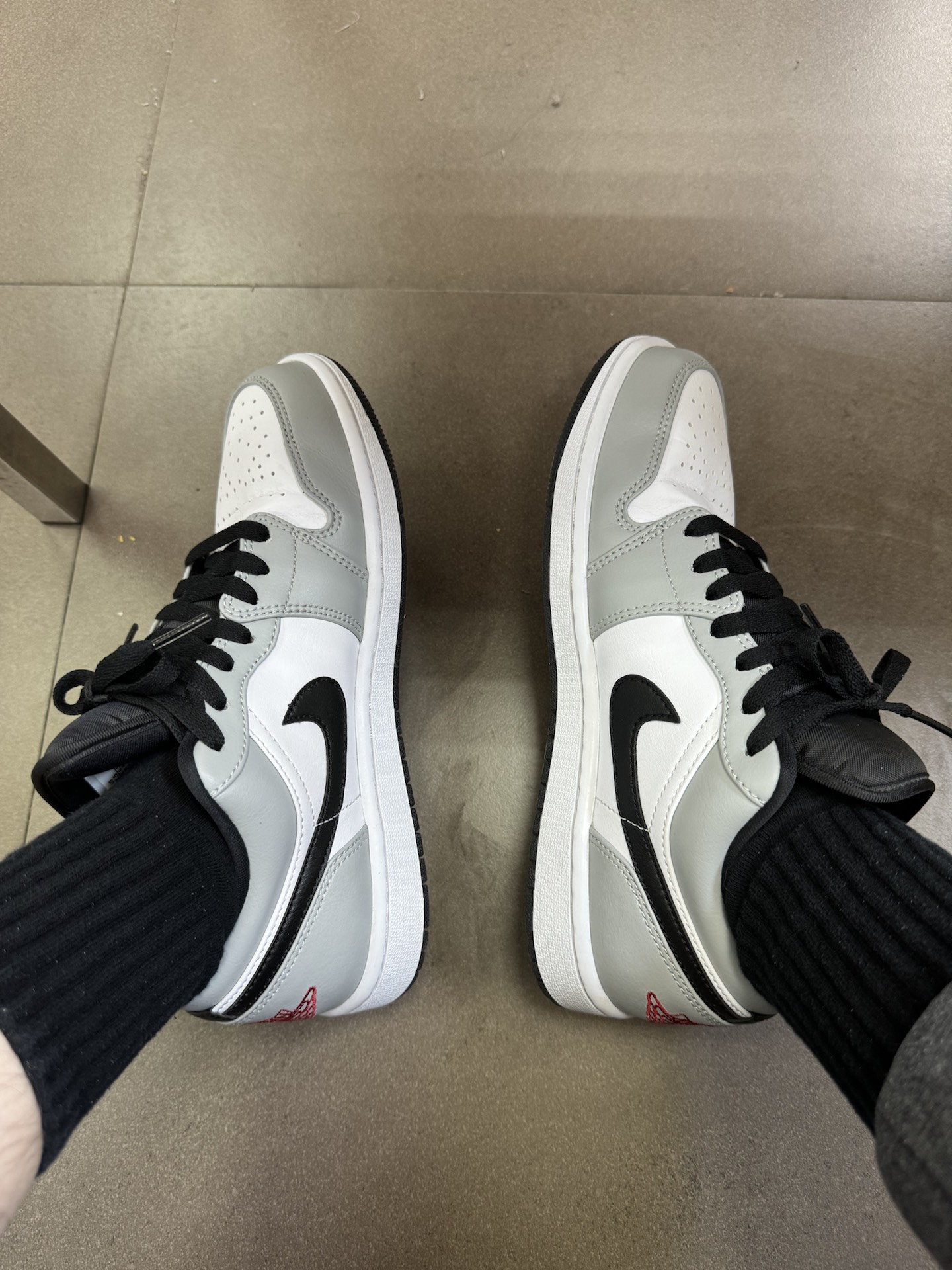 custom review-Jordan Air Jordan 1 'Свет Дым GREY' Низкие кеды Винтажные баскетбольные кроссовки Унисекс Дымчато-серый