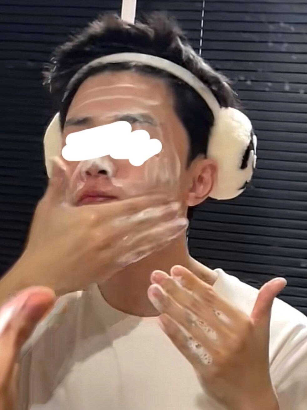 真是搞笑!一支洗面奶养活男友一宿舍!