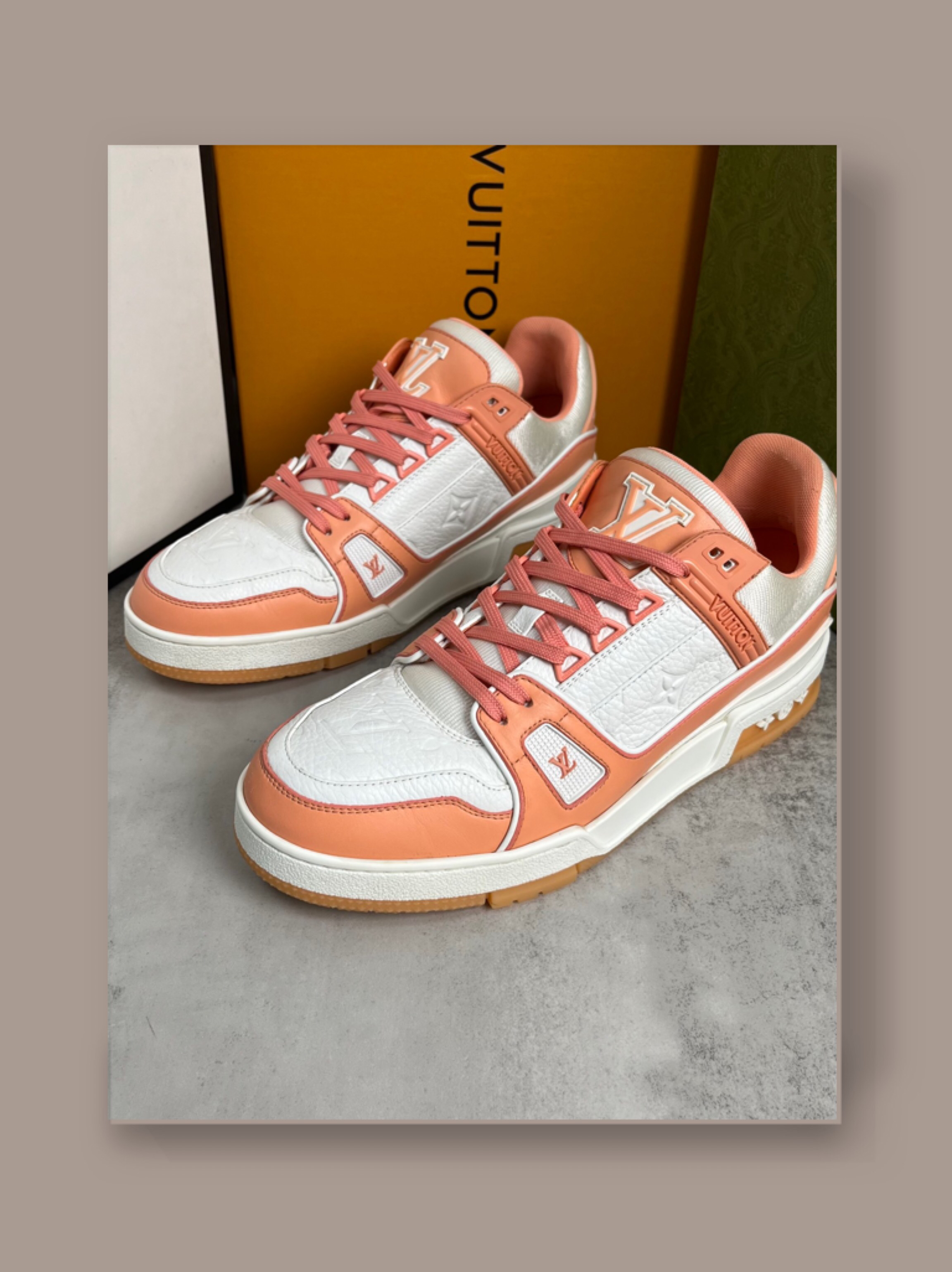 lv trainer 蜜桃粉色图片直出