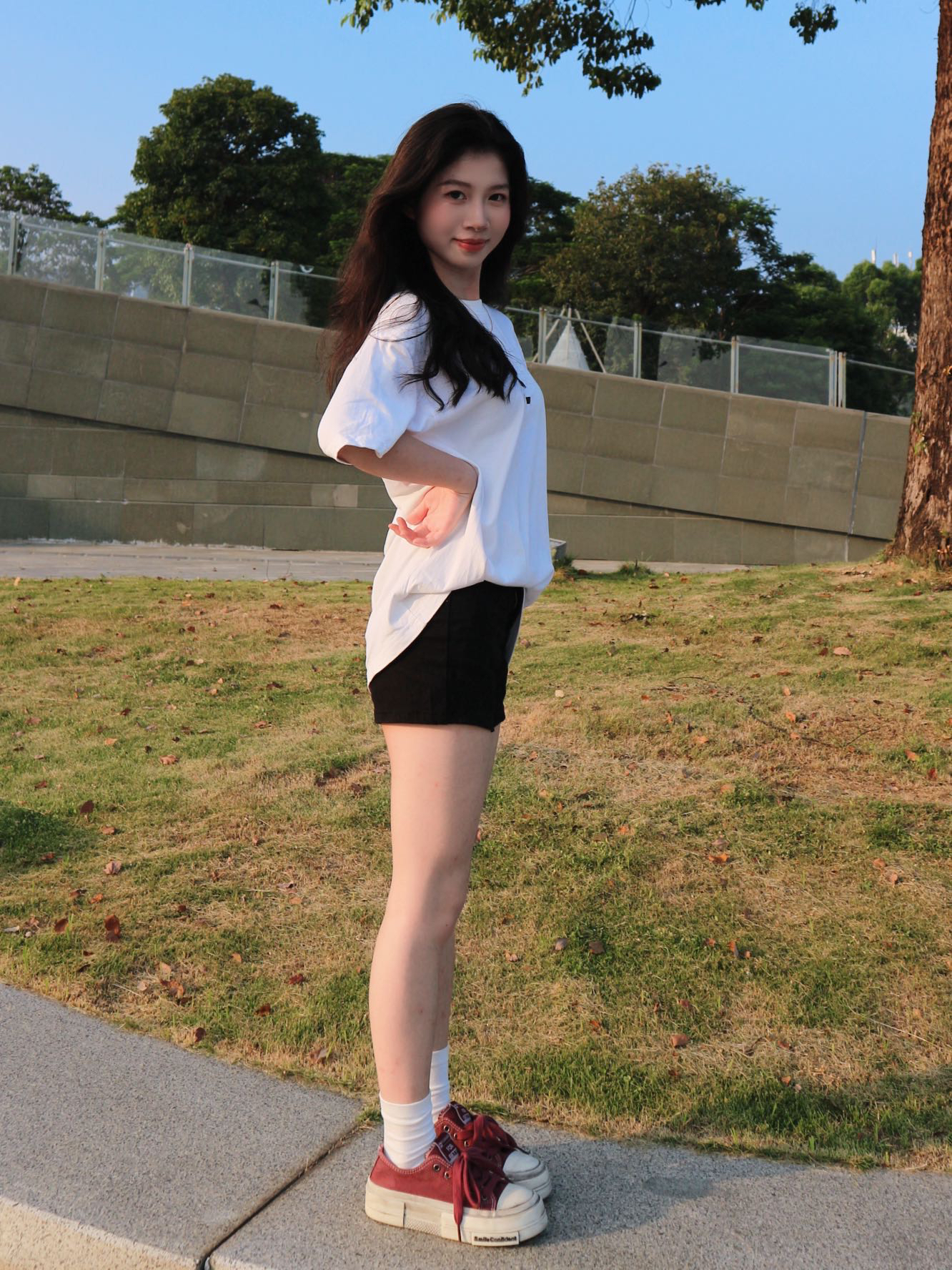 酒红复古帆布鞋