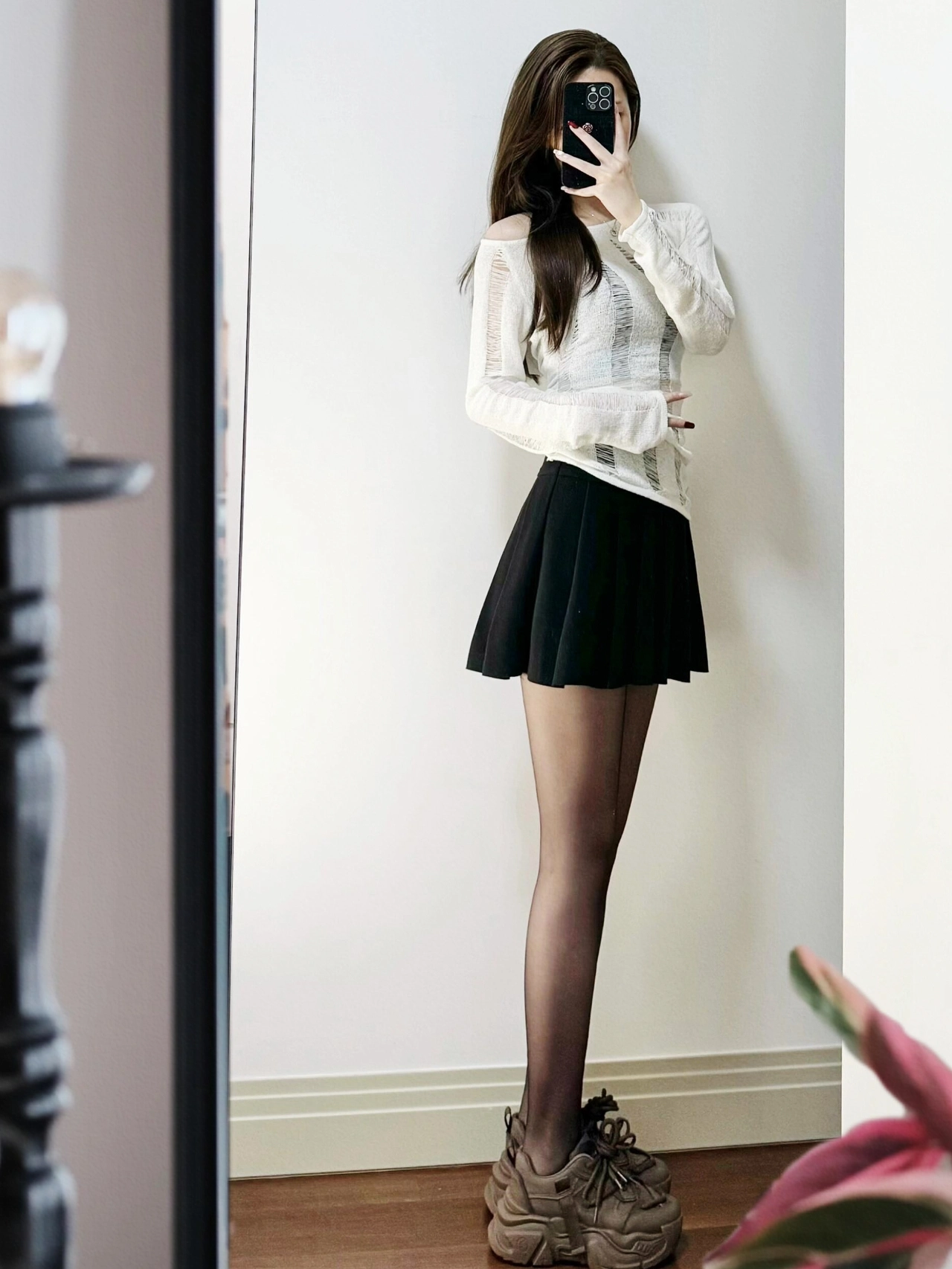 通勤必备的黑色短裙 懒人穿搭