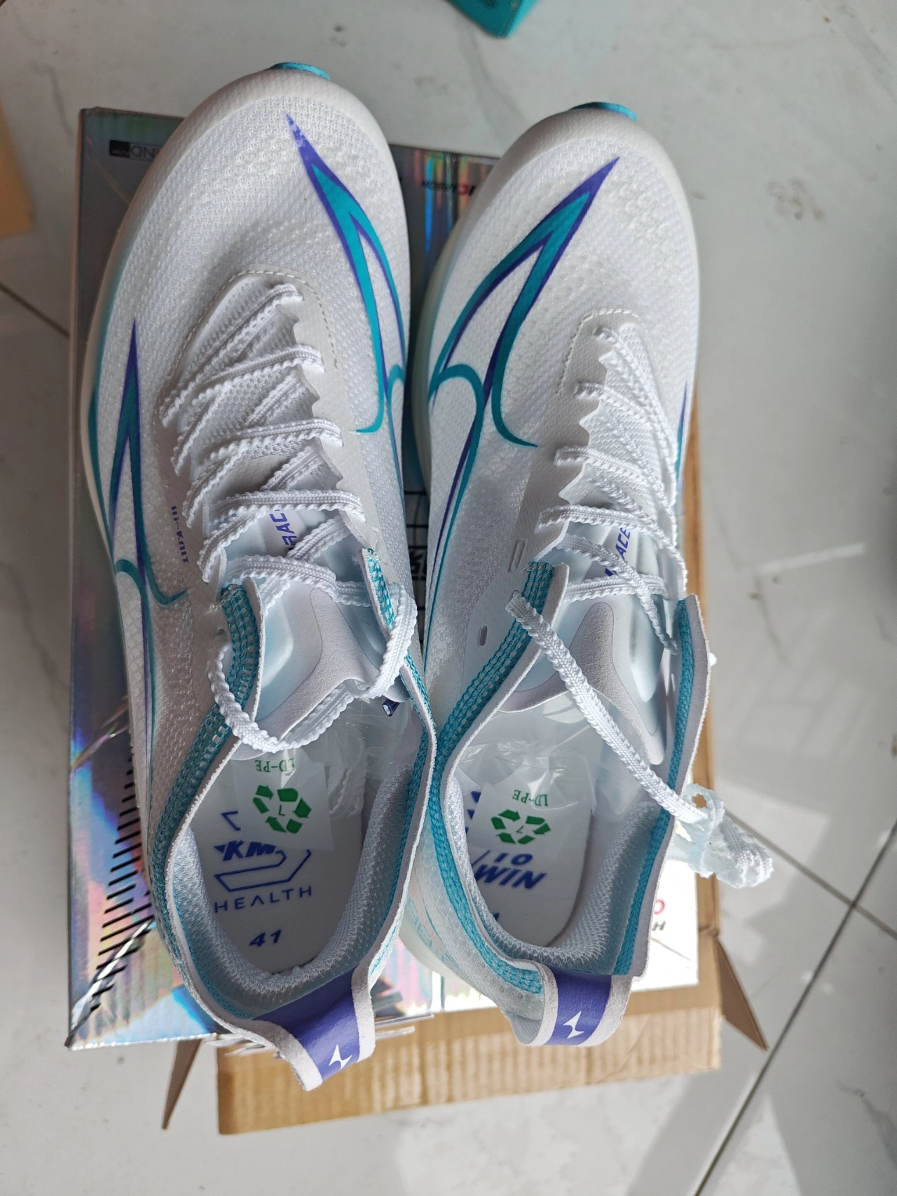 海尔斯跑鞋,性能好又时尚