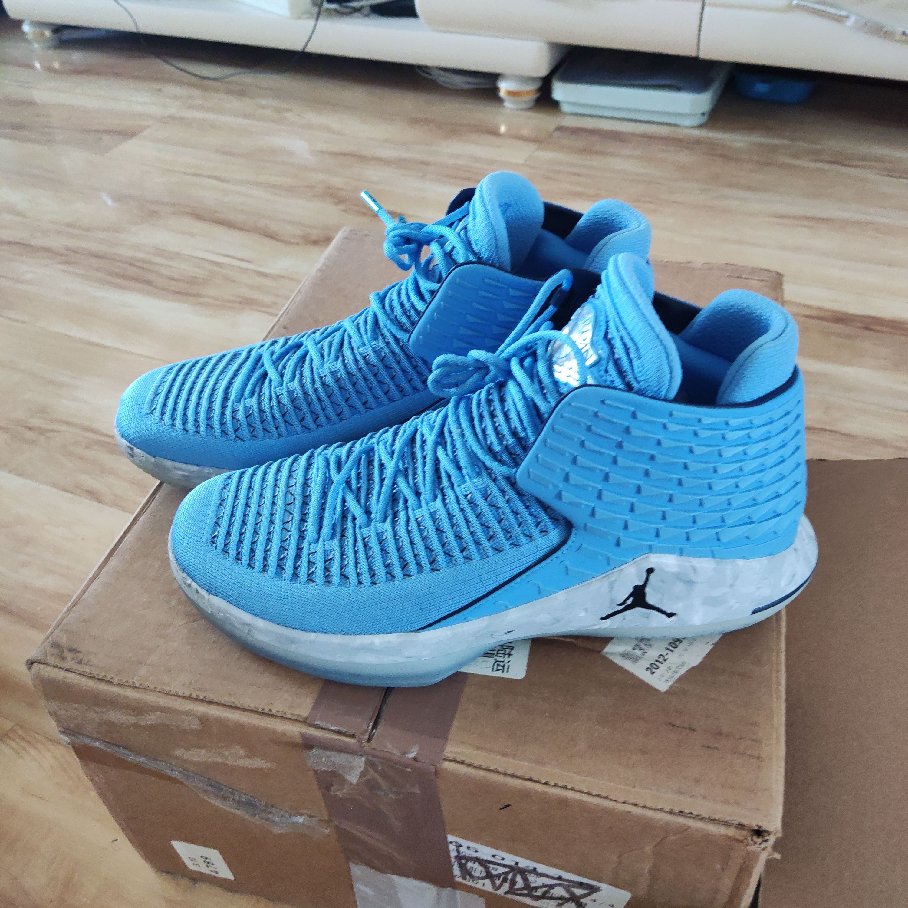 45码 air jordan 32 unc 北卡大学
全新aj32北卡蓝 水晶底