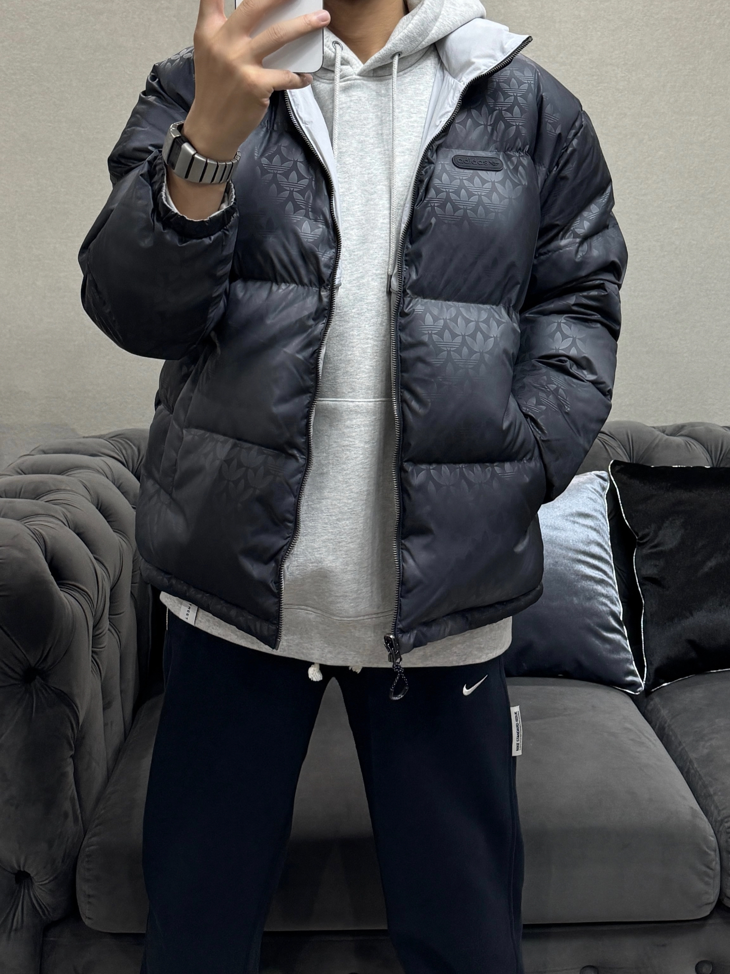 阿迪羽绒服叠穿卫衣 新年更帅一点