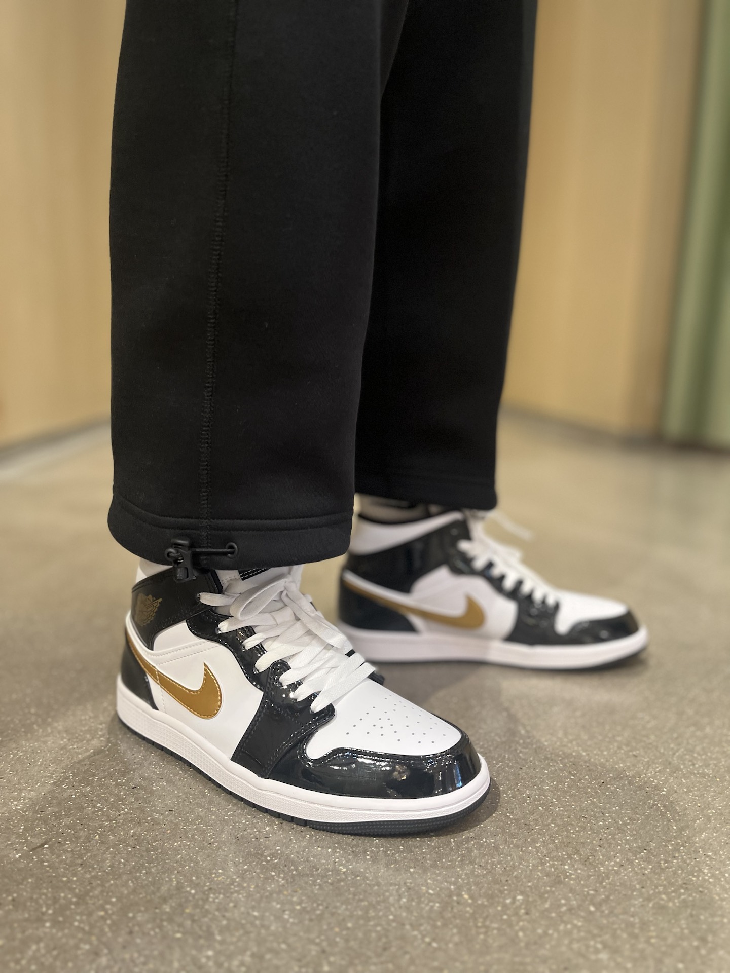 绿色连帽卫衣穿搭拍摄 #耐克nike #j o r dan #日常穿搭o