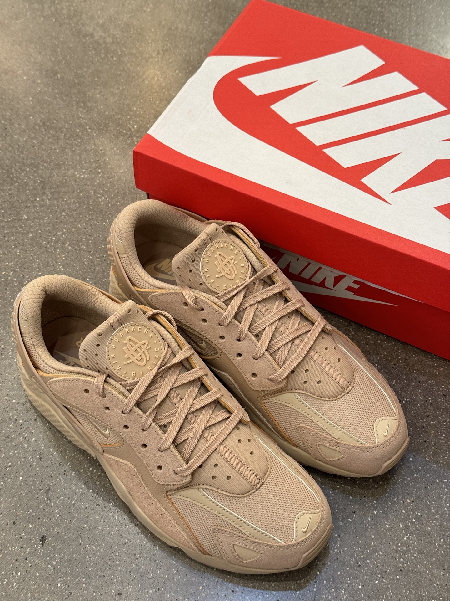 nike air huarache小麦卡其色华莱士简直复古百搭好看!