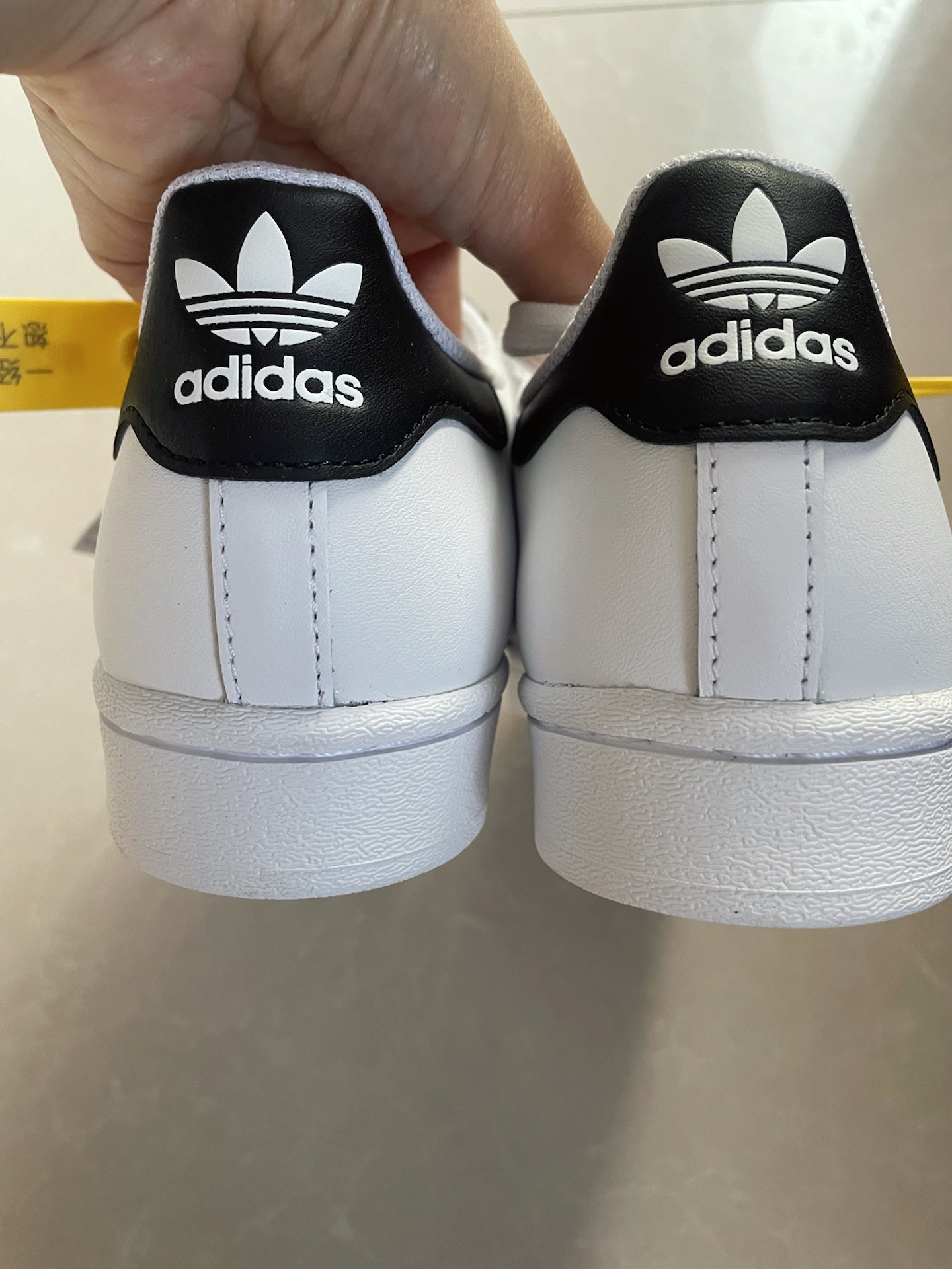 经典中的经典,阿迪达斯三叶草金标贝壳头休闲鞋