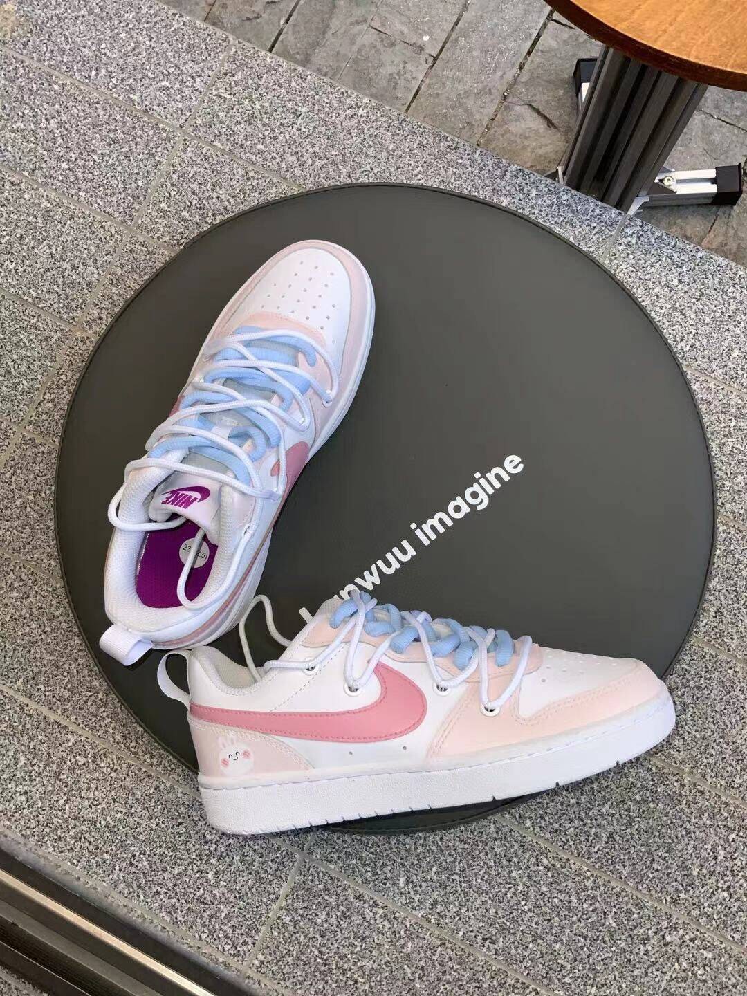 粉蓝白的配色,可爱而温柔,新年买新鞋