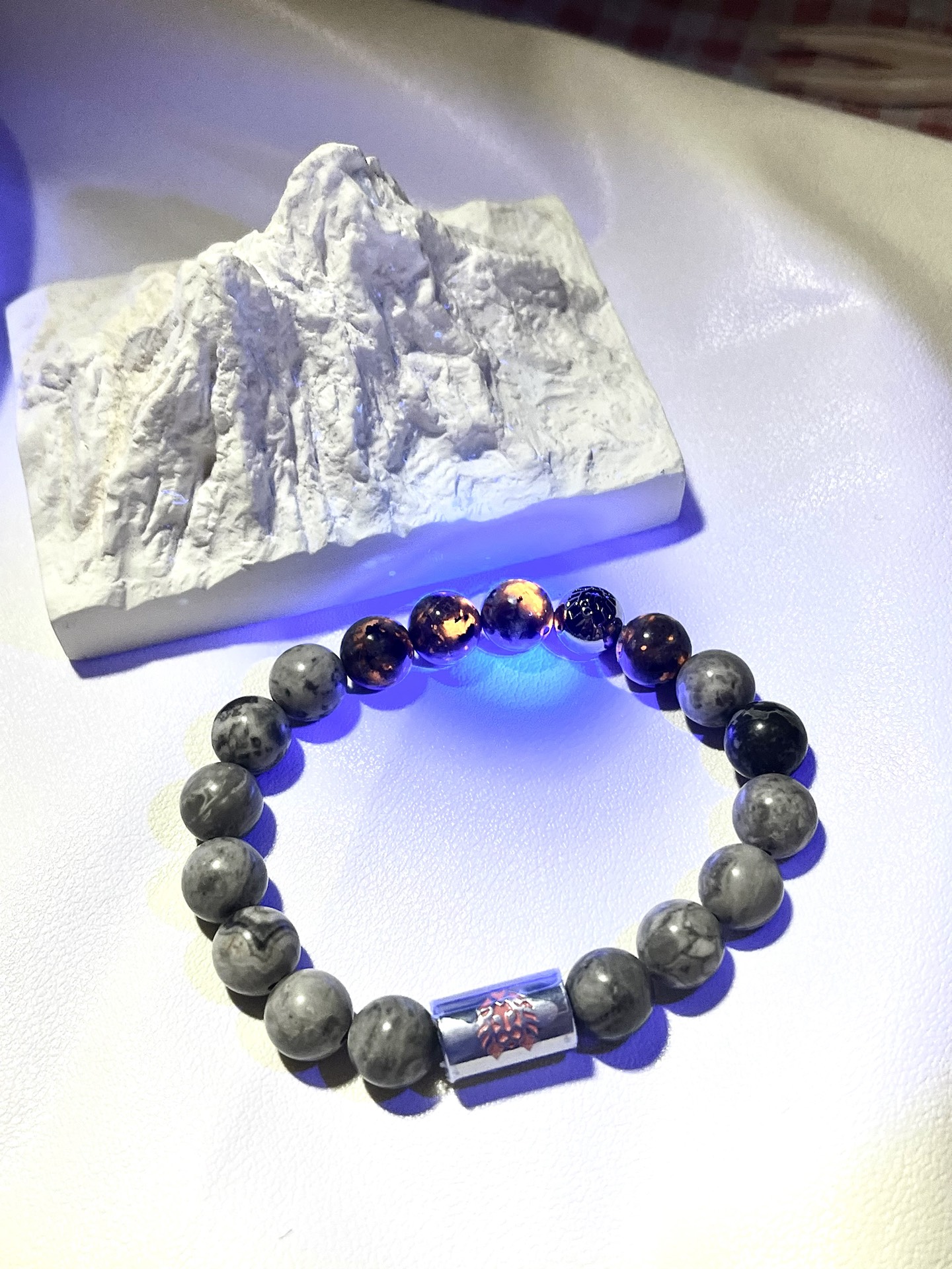 我的火焰石手串真的会发光!