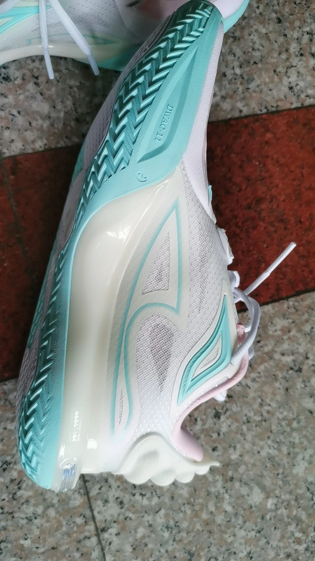 custom review-Li-Ning Wade All City 11 V2 'Family Love'