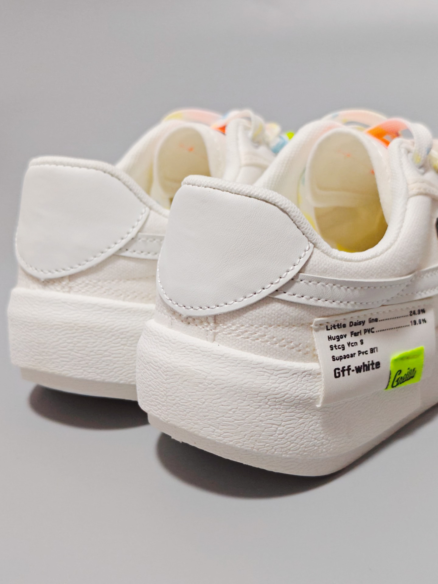 小雏菊小白鞋,轻盈出街