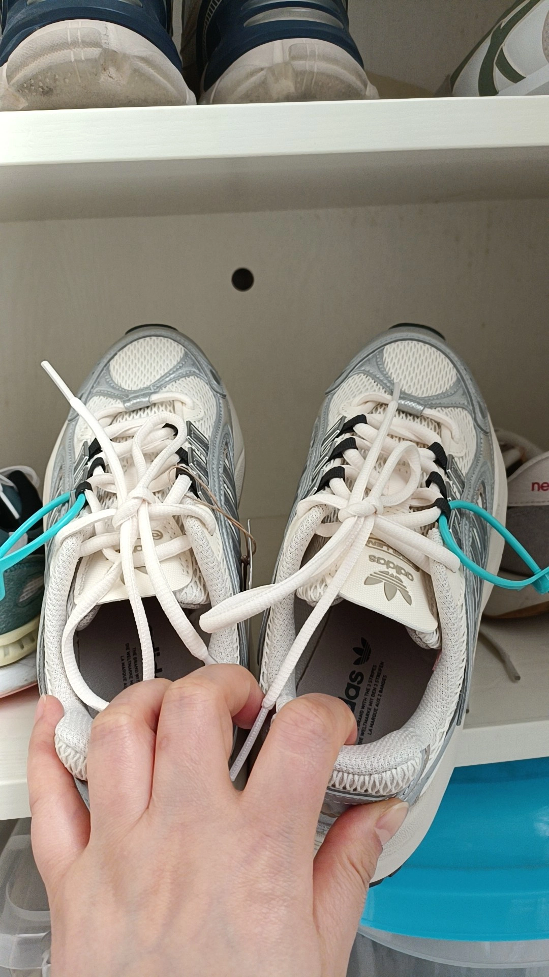 custom review-Adidas Originals Ozmillen Дышащий Низкий Топ Повседневные Беговые Кроссовки Женские Белые Серебристо-Серые