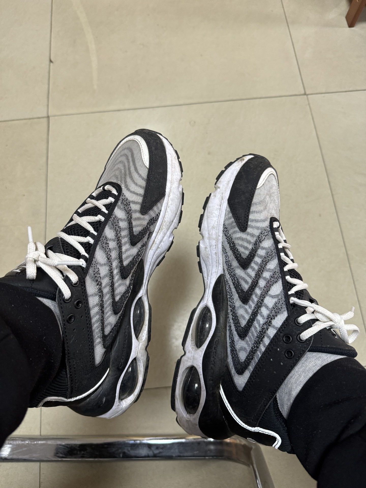 custom review-Nike Air Max TW Аbrasion Resistant Низкий Топ Повседневный Городской Коммутирование Беговые кроссовки Мужской Черно-белая панда