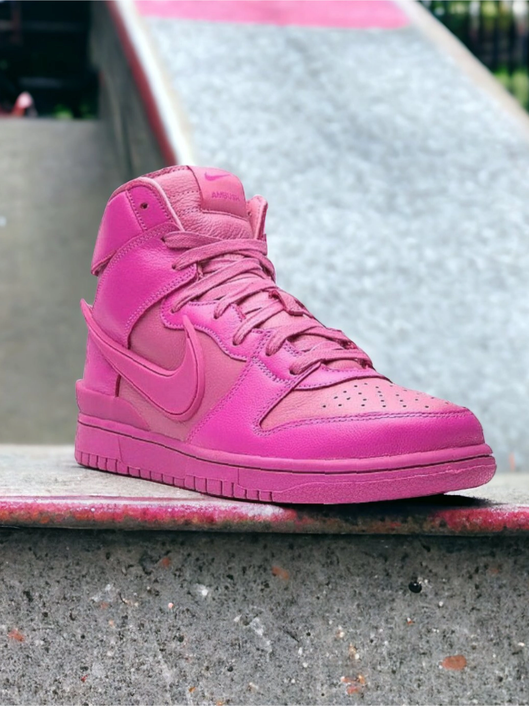 nike dunk high,一款粉色的滑板鞋,让我眼前一亮!