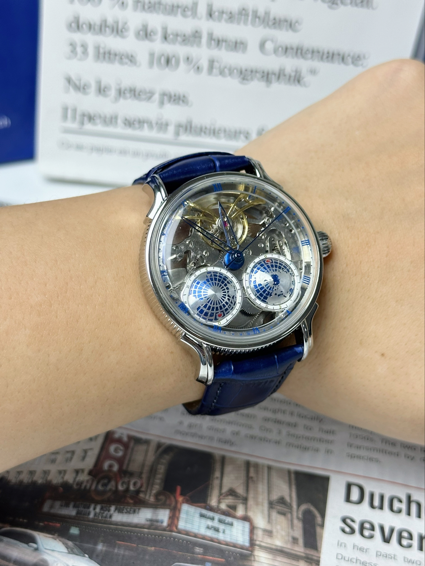 Обычный браслет с бриллиантом от Cartier может про