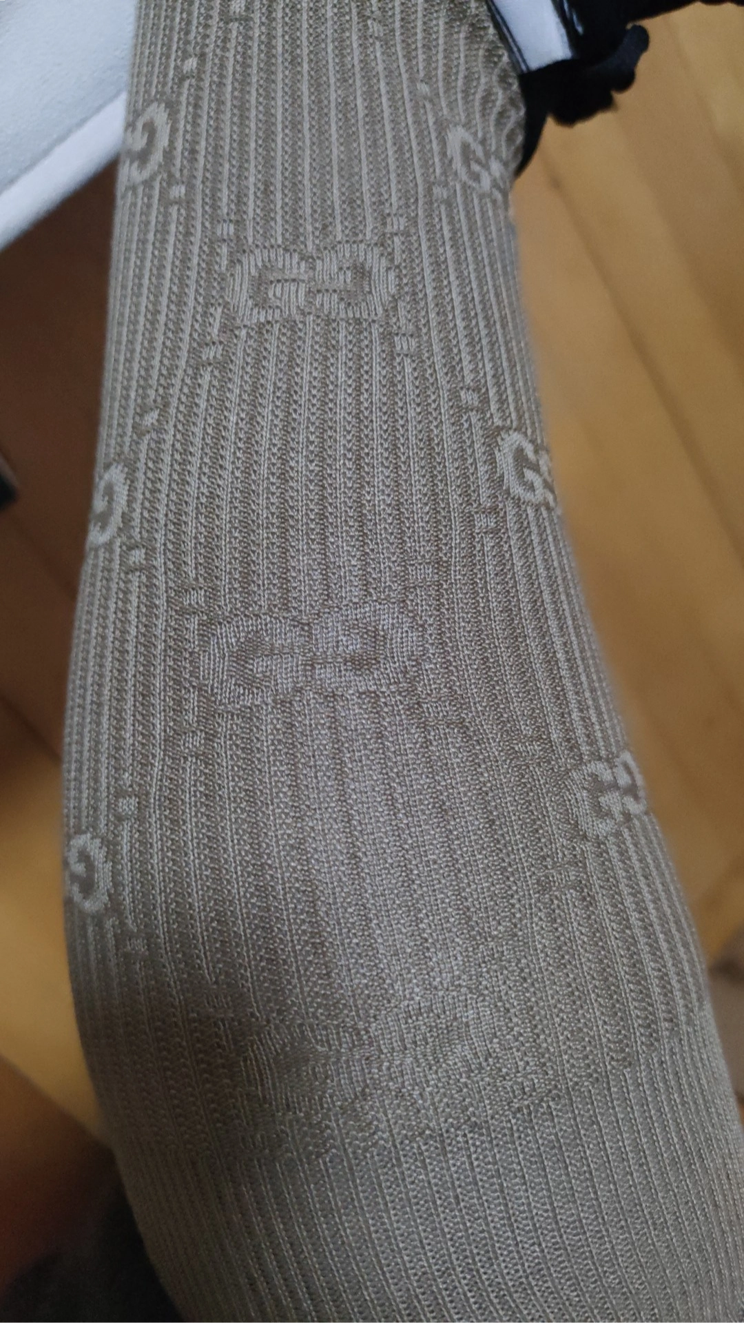 custom review-GUCCI FW22 Высокие носки до колена женские коричневые