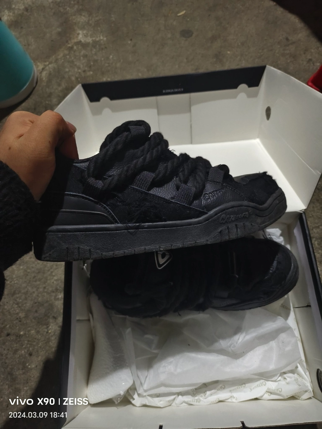 custom review-Cat Sofa Dreadlocks Модель Низкие Кроссовки для Скейтбординга Унисекс Черные с Дистрессом Кружево