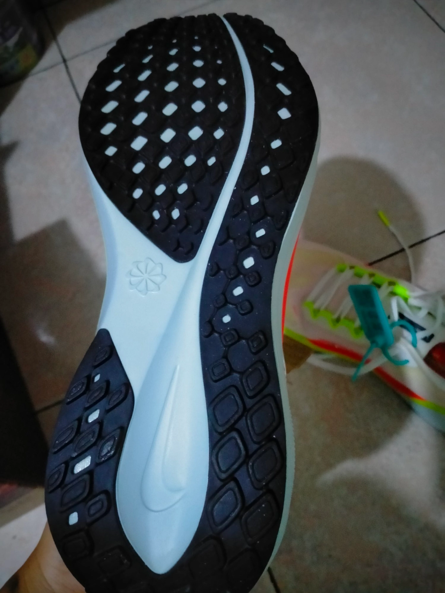 custom review-Nike Pegasus 41 Противоскользящий Дышащий Легкий Отскок Низкий Топ Беговые кроссовки Мужские Бежево-розовые