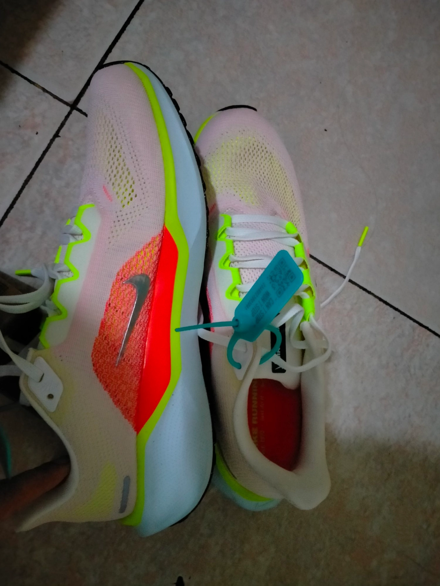 custom review-Nike Pegasus 41 Противоскользящий Дышащий Легкий Отскок Низкий Топ Беговые кроссовки Мужские Бежево-розовые