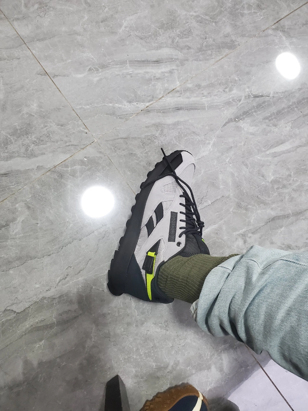 custom review-Reebok совместный низкий топ беговые кроссовки унисекс серый черный