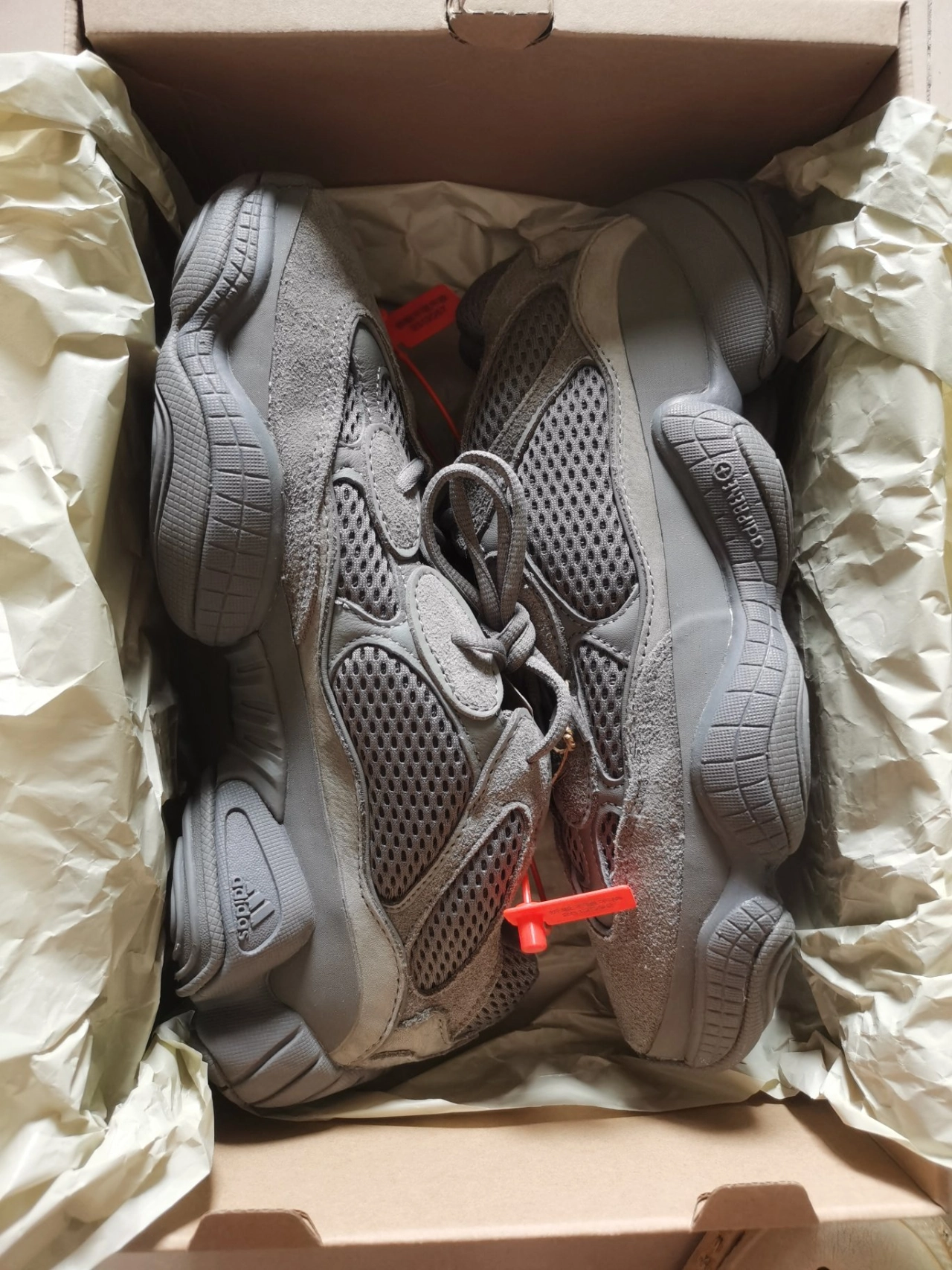 这么经典的水泥灰椰子500,到底是谁在穿啊!