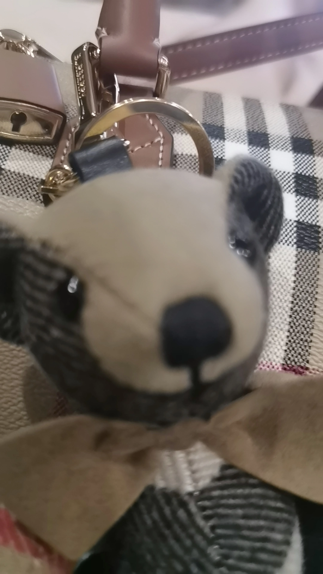 custom review-Burberry Брелок В Виде Медвежонка Thomas Фурнитура Из Блестящего Металла