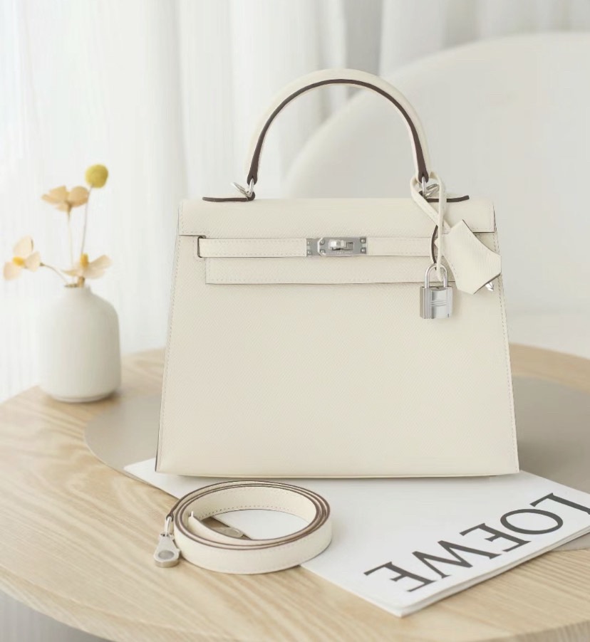 分享气质感女包  hermes爱马仕 kelly 28 银扣 togo皮 凯莉包单肩斜