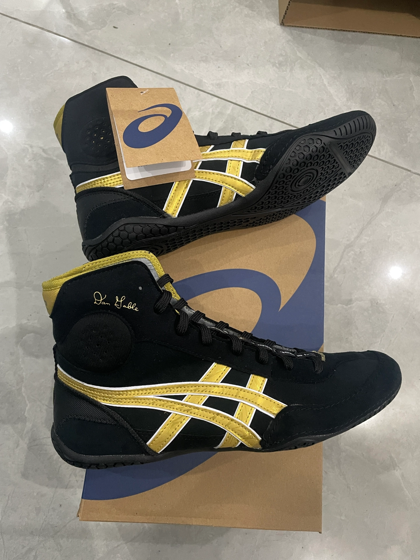 custom review-Asics Dan Gable Evo 3 High Топ Кроссовки для тренировок Унисекс Черный Золото