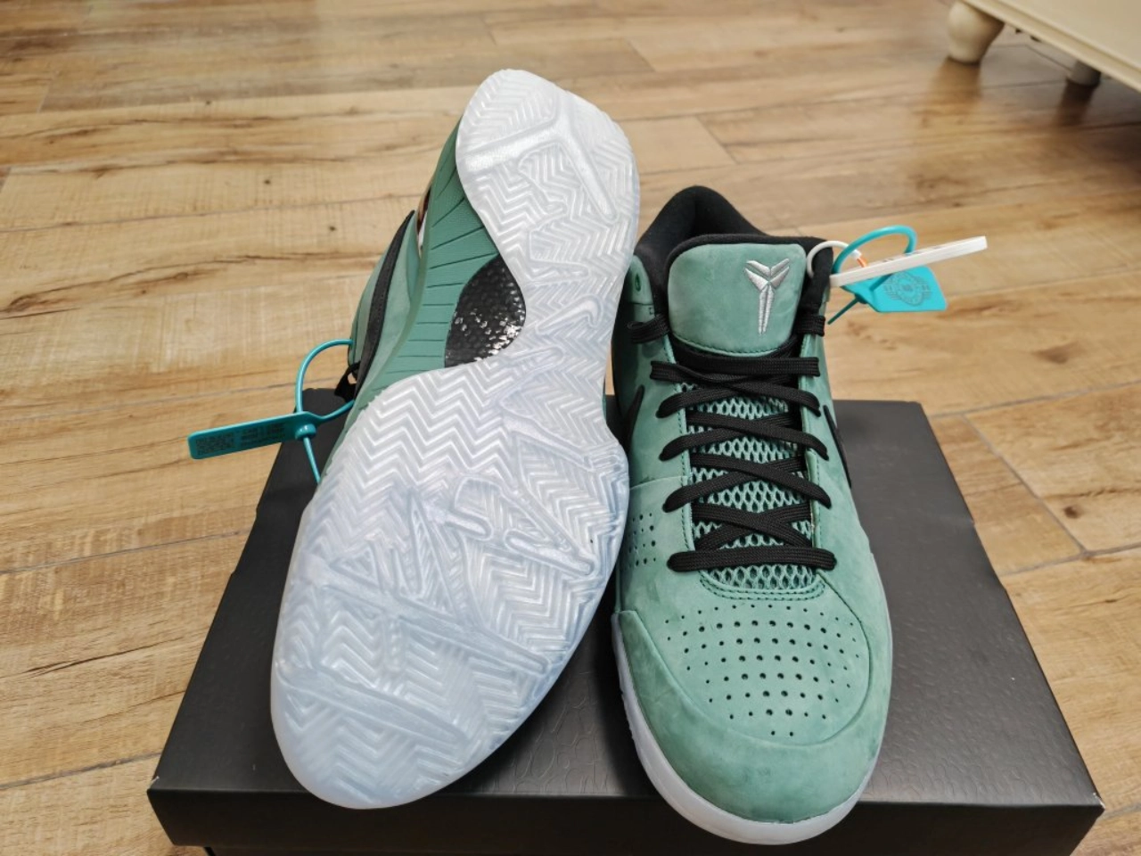 custom review-Nike Zoom Kobe 4 Protro 'Girl Dad'