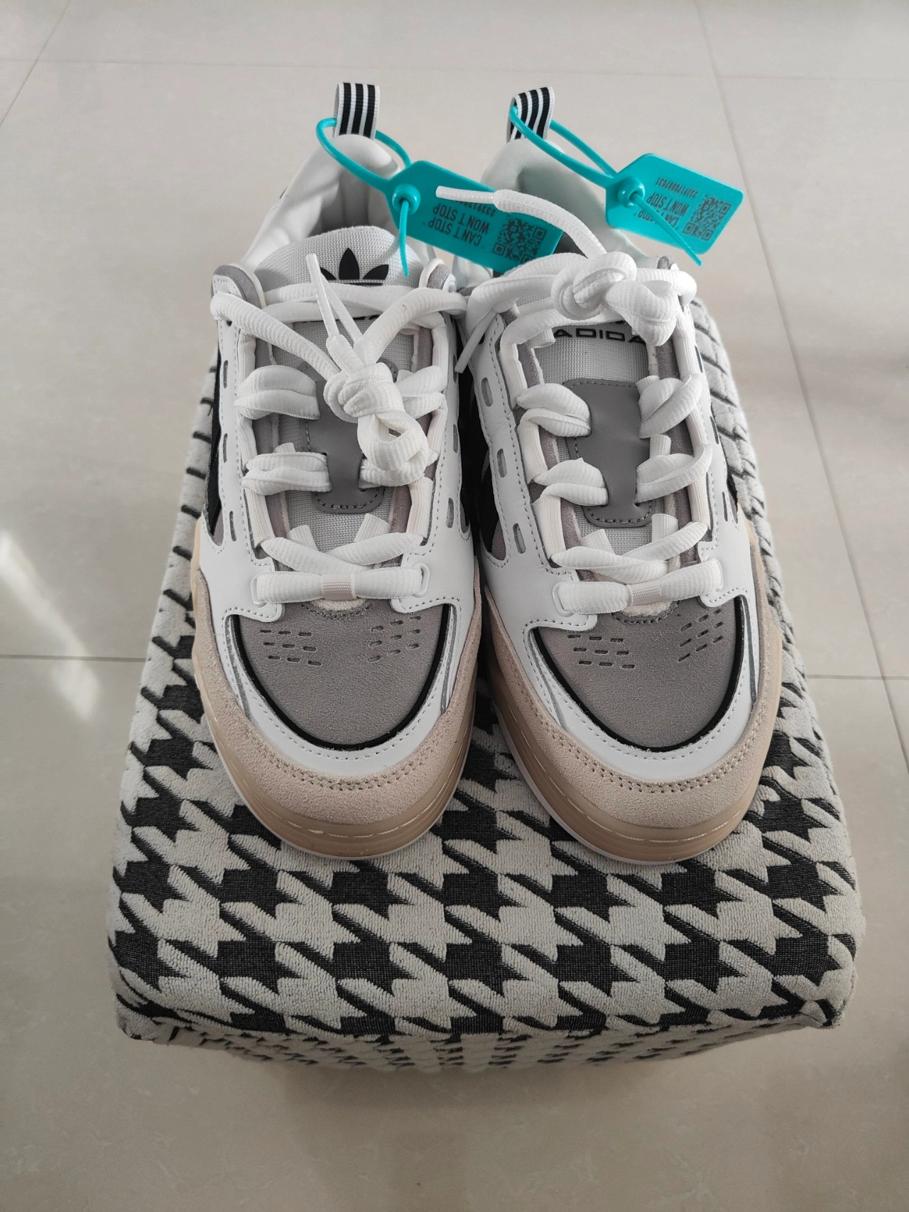 custom review-Adidas Originals Adi2000 Slip-resistant Abrasion-resistant Low Top Skateboard Shoes Unisex White Black Gray Adidas Originals Adi2000 Противоскользящие Устойчивые к истиранию Низкие Кеды Скейтборд Унисекс Белый Черный Серый