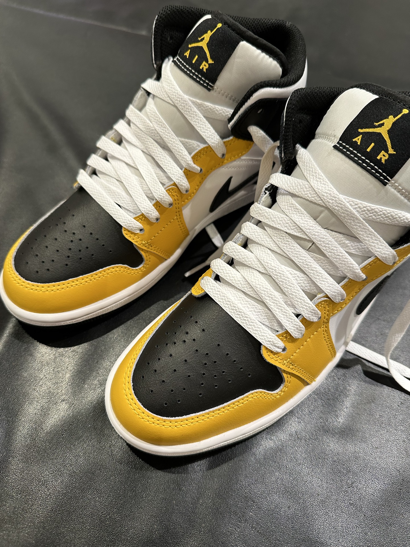 被问爆n遍的大黄蜂🐝aj1