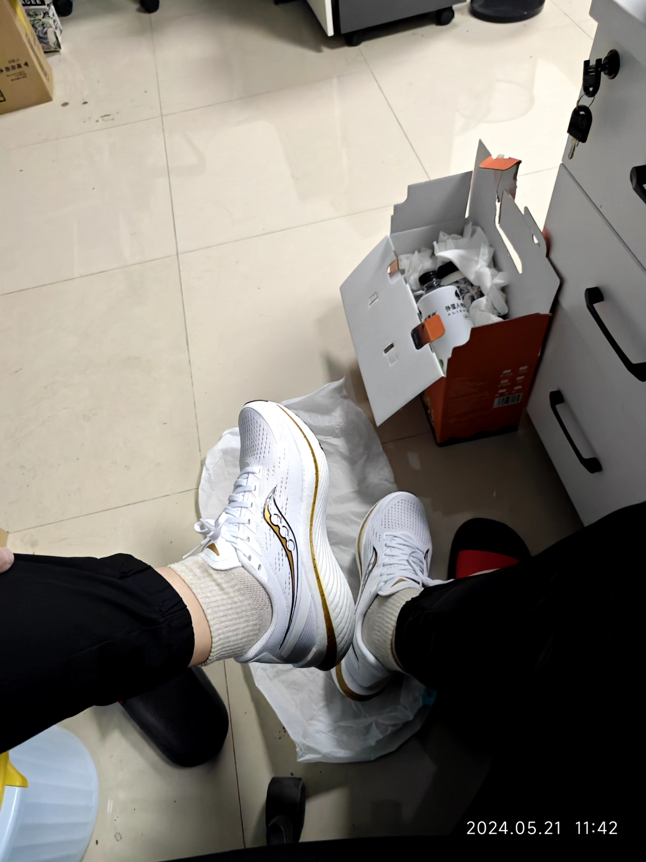 custom review-Saucony Endorphin Speed 3 Амортизация Низкий Топ Карбоновая Плита Беговые Кроссовки Мужские Белый Золото