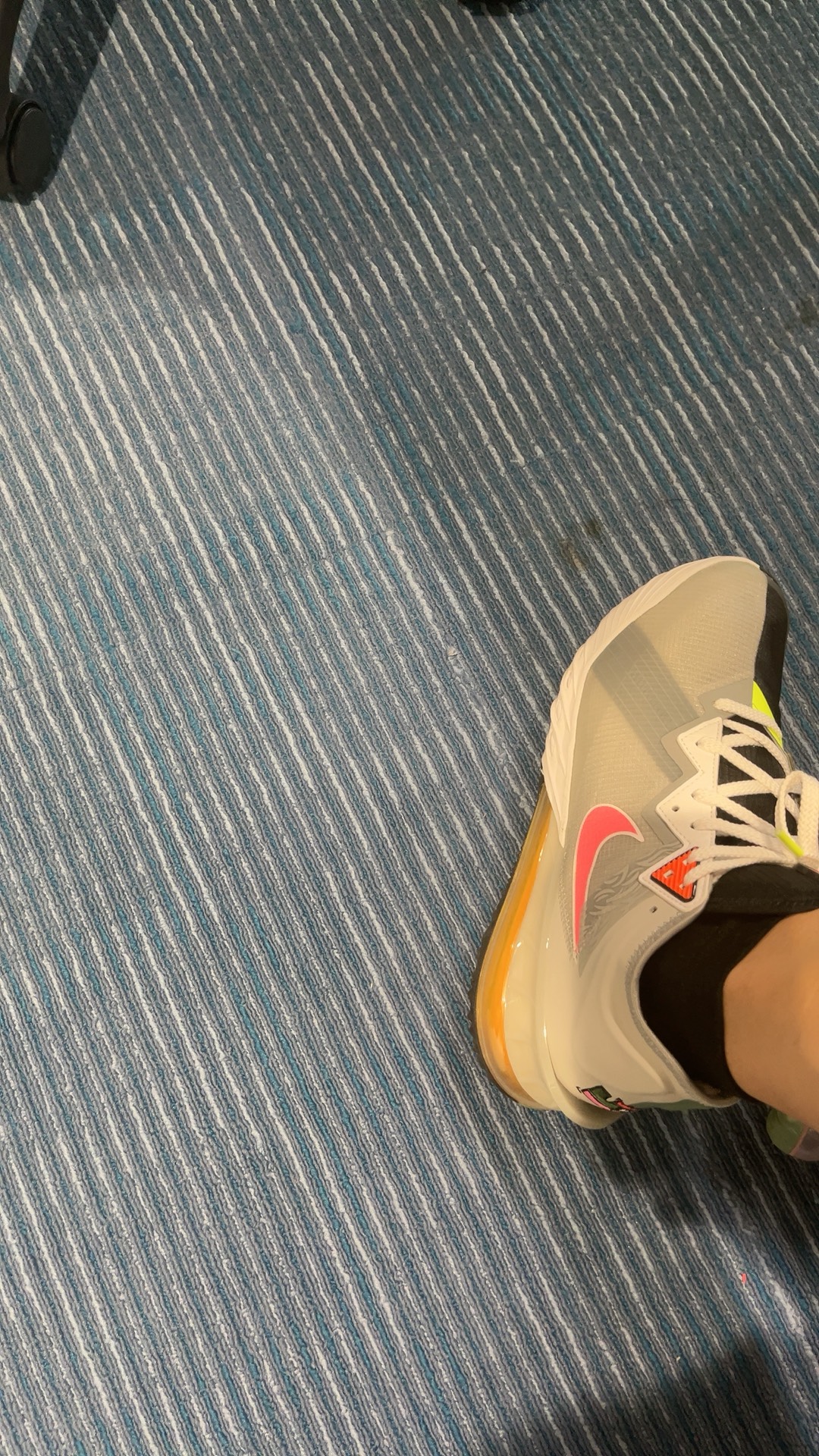 custom review-Nike Lebron 18 Low EP 'Bugs VS MARVIN' MID Топ Баскетбольные кроссовки Унисекс Серый Черный Азиатская версия