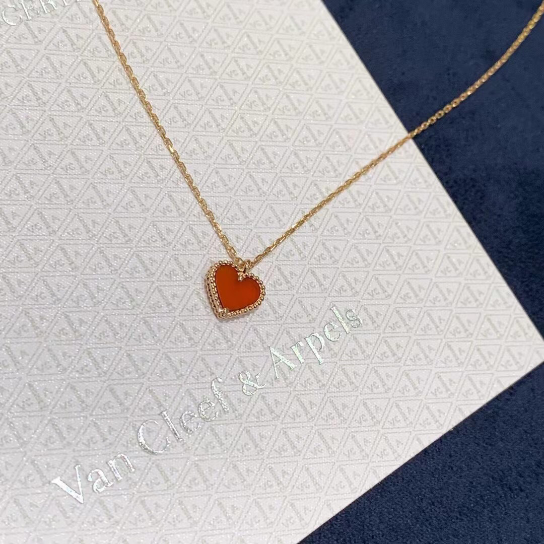 van cleef 
vca梵克雅宝小号小爱心小红心项链,红玉髓心形项链,官网