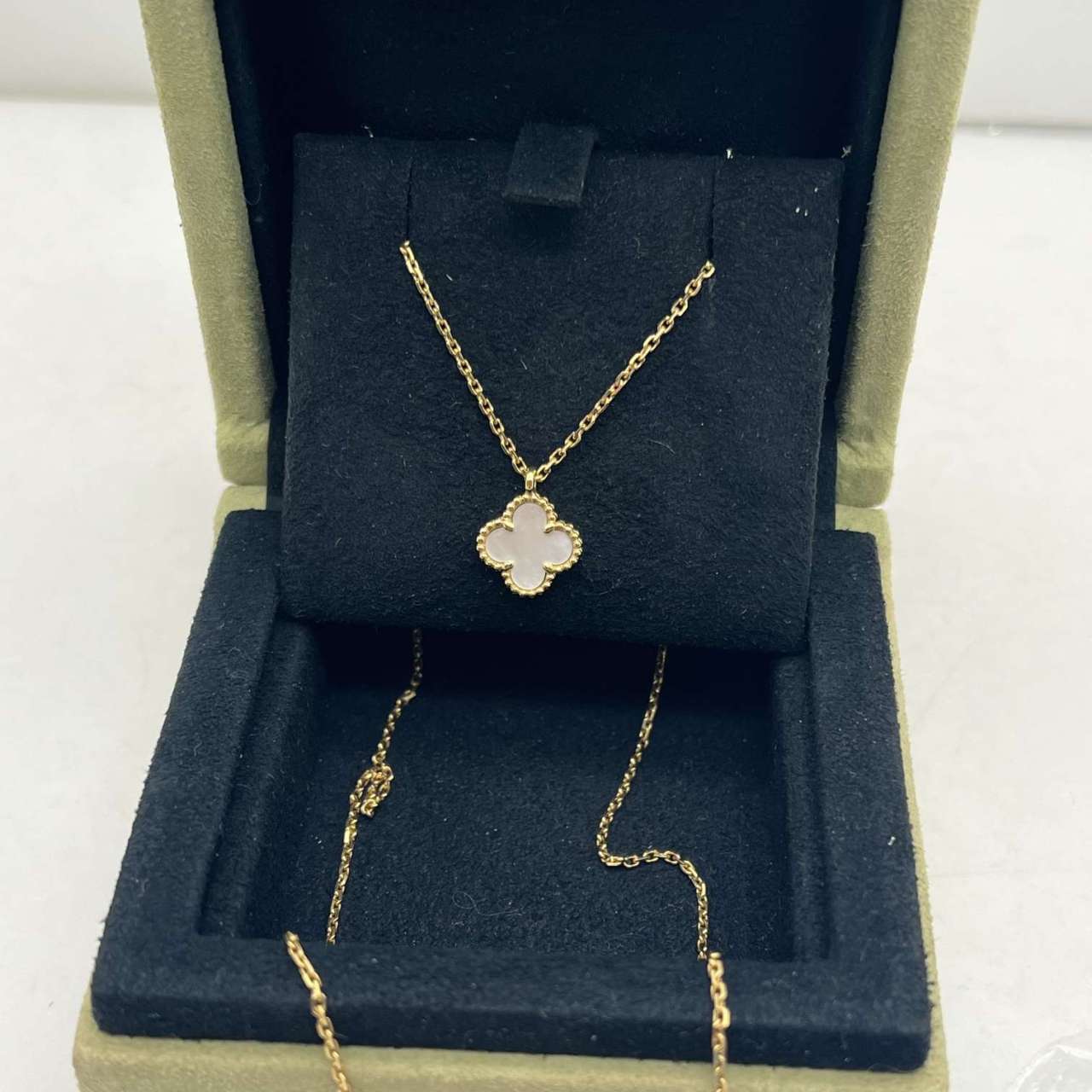 梵克雅宝小号18k金白贝母项链