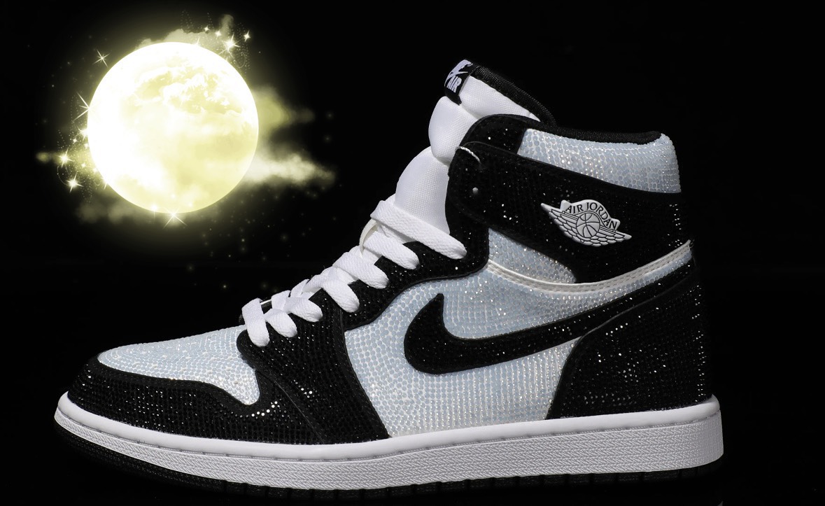 耐克黑白熊猫高帮球鞋经典百搭,镶钻男女同款,情侣款,可当婚鞋,aj1