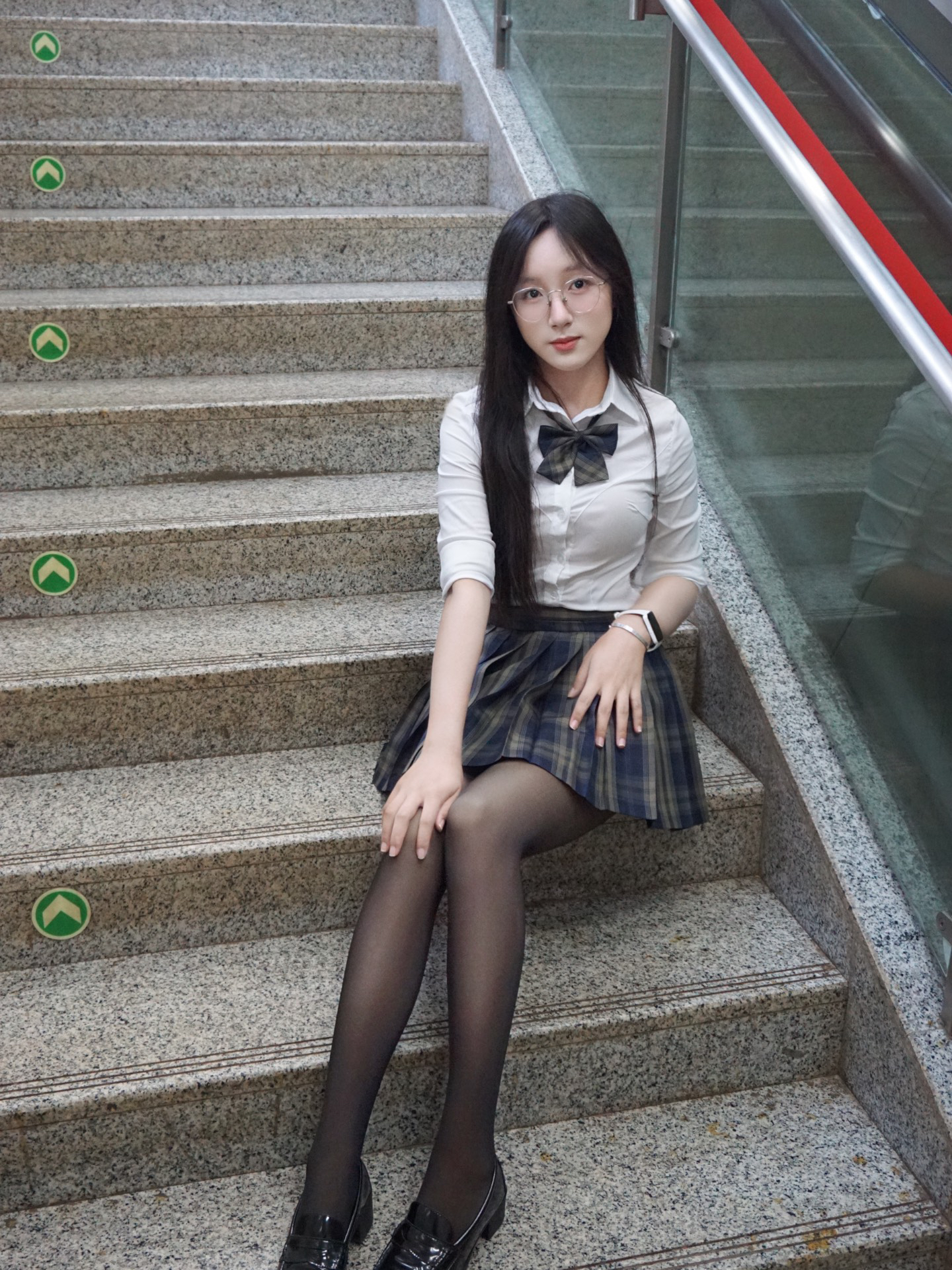 一套搭配起来妥妥学院风
喜欢的姐妹可以试试
#黑丝学姐 #jk配黑丝