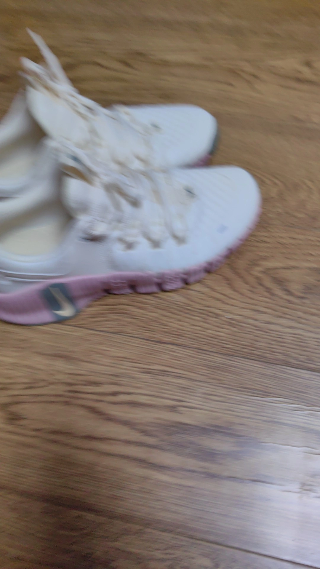 custom review-Nike Free Metcon 5 Low Топ Кроссовки для тренировок Женские Бежево-розовый