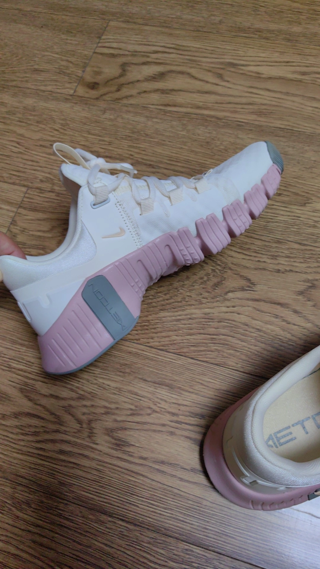 custom review-Nike Free Metcon 5 Low Топ Кроссовки для тренировок Женские Бежево-розовый