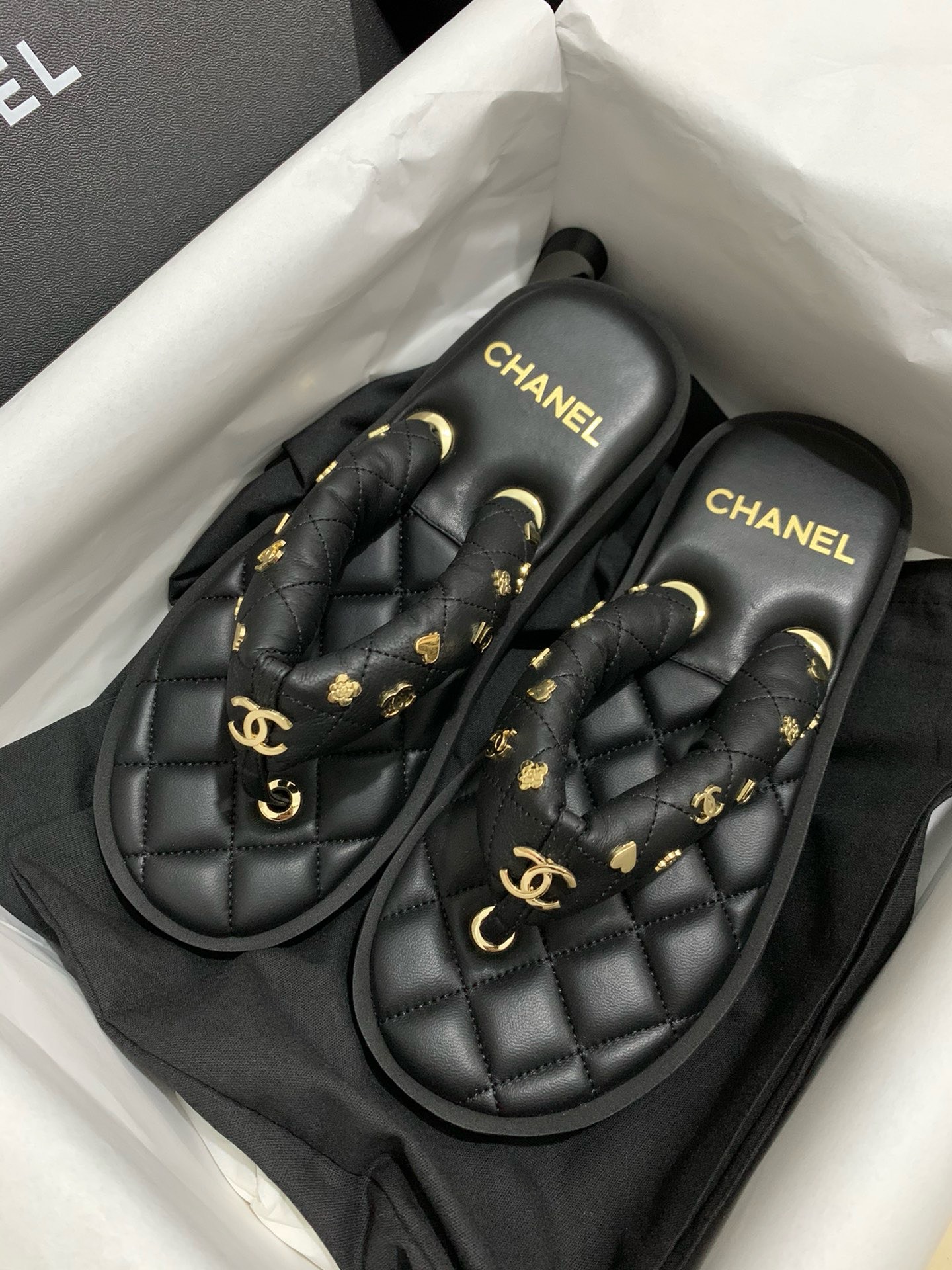 香奈儿凉鞋 #chanel拖鞋 #chanel鞋 #晒晒你的人字拖鞋 #无凉拖,不