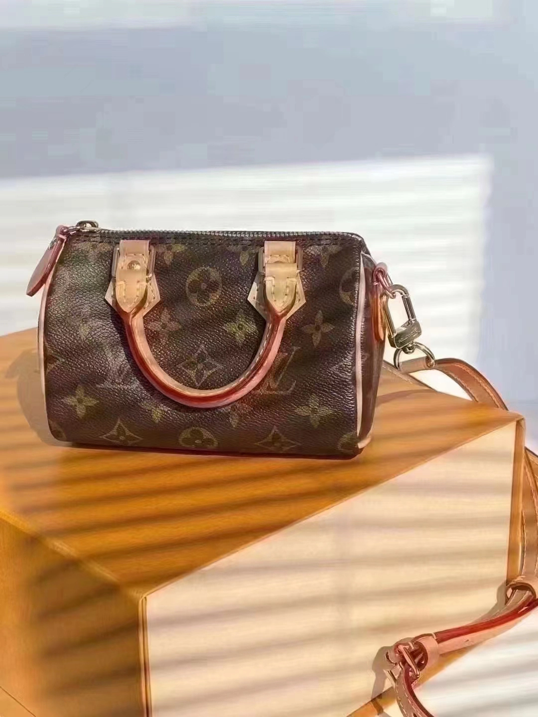 lv speedy nano
 经典老花可拆卸可调节肩带lv手提包