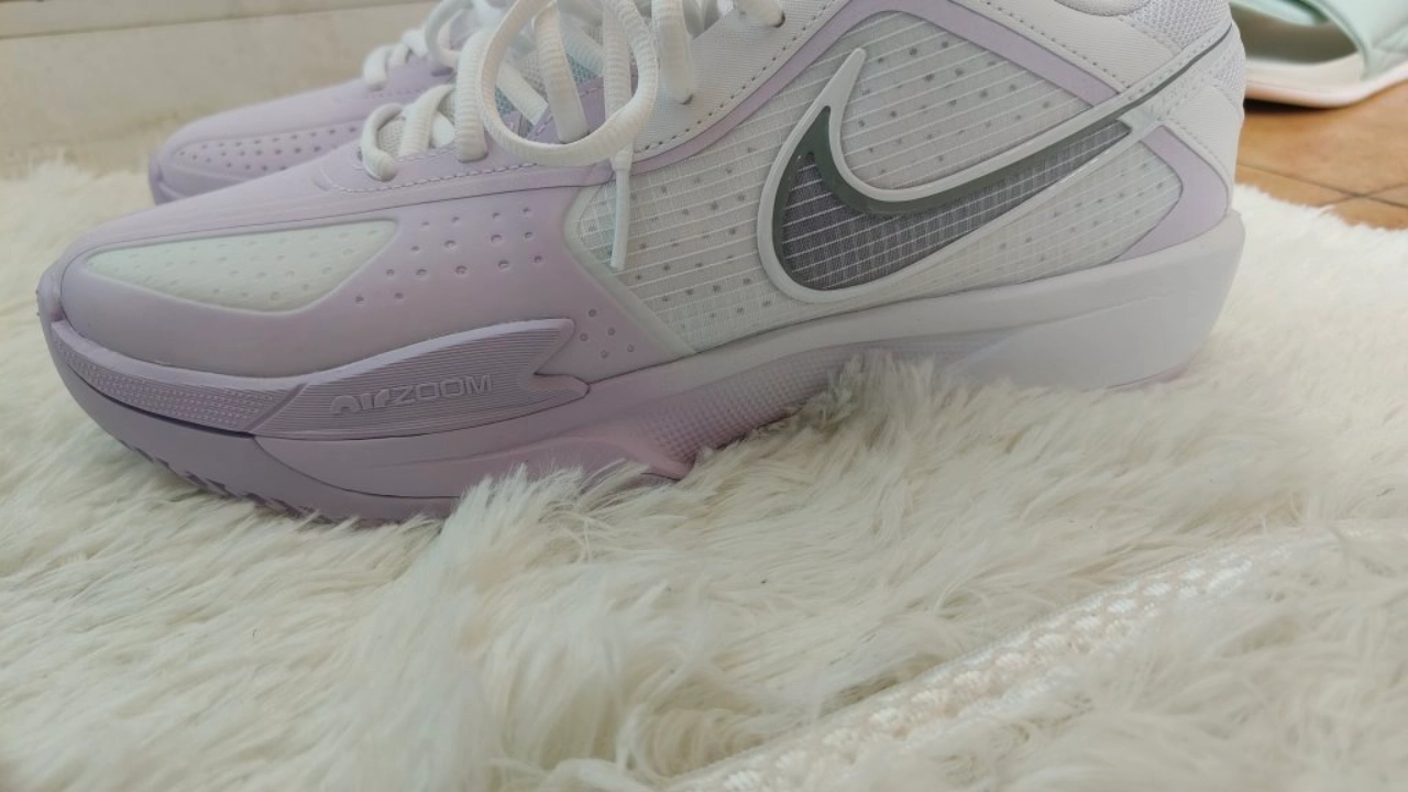 custom review-Nike Air Zoom GT Cut Cross EP 'Barely Grape'