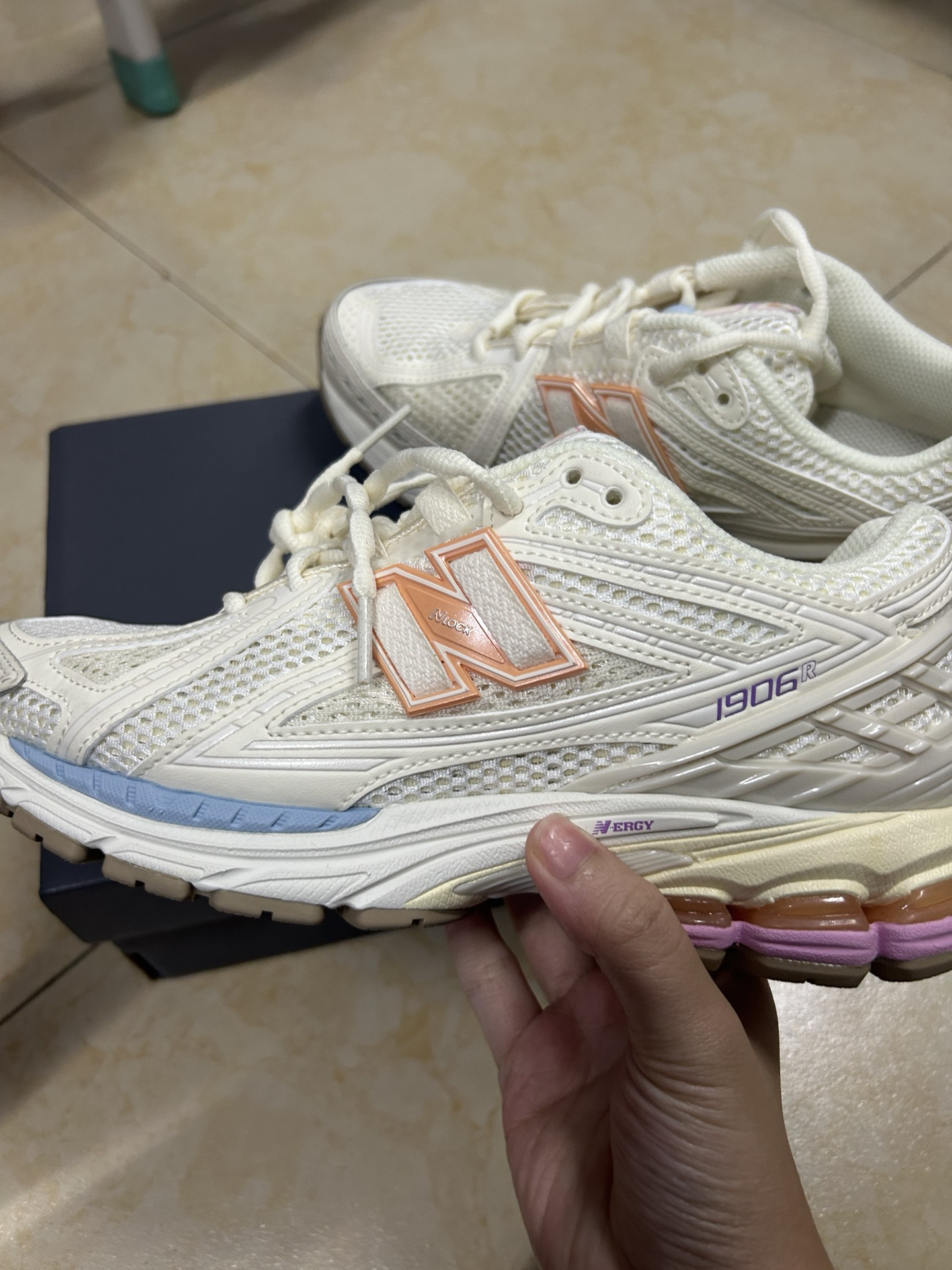 custom review-New Balance NB 1906R Устойчивый к истиранию Дышащий Низкий Топ Повседневная Городская Коммутация Беговые кроссовки Унисекс Бежевый Розовый