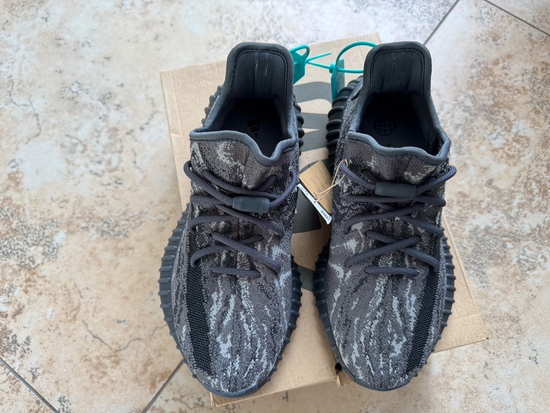custom review-Adidas Yeezy Boost 350 V2 'MX Dark Salt'