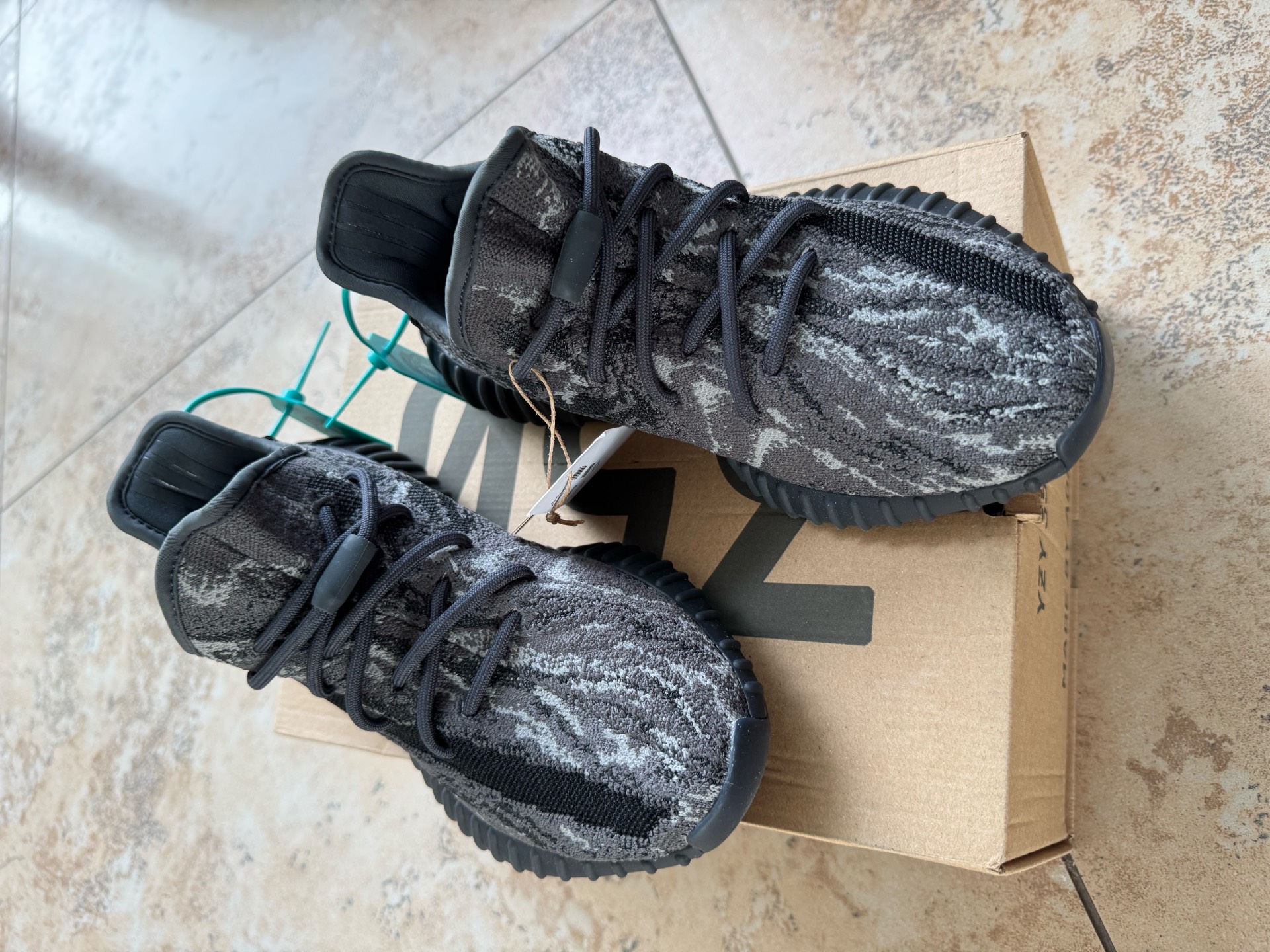 custom review-Adidas Yeezy Boost 350 V2 'MX Dark Salt'