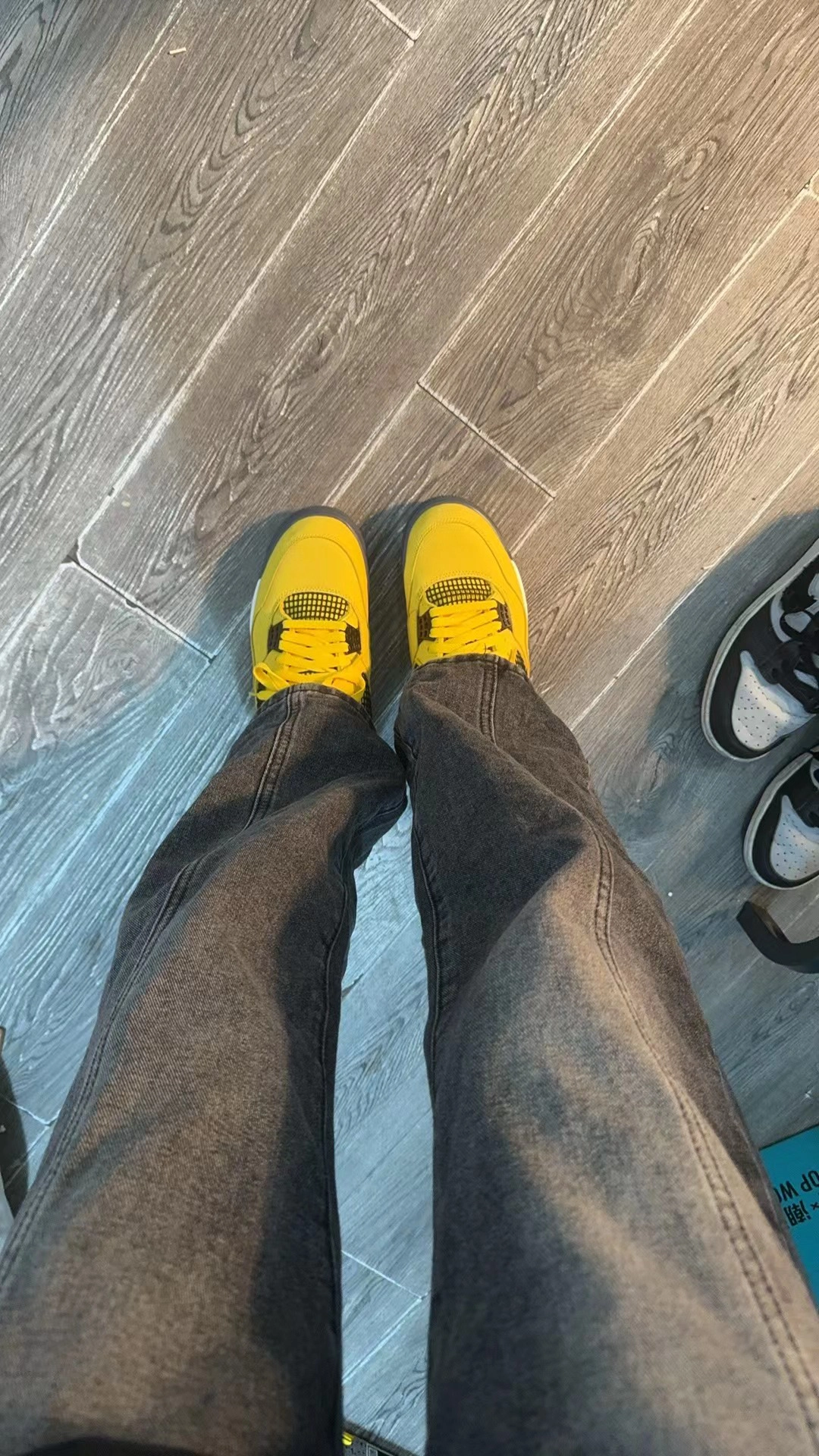 custom review-JORDAN 4 Retro Lightning 2021