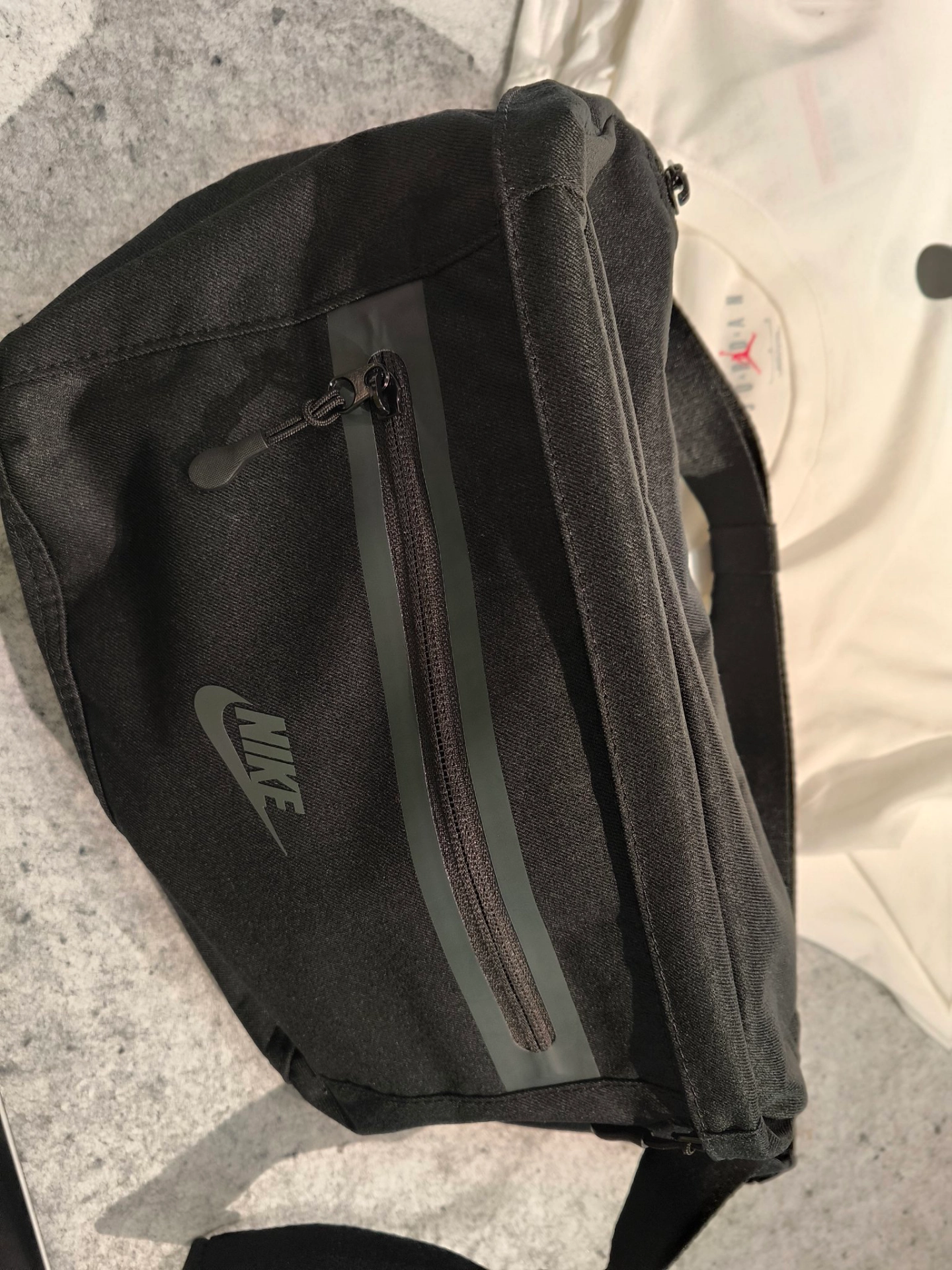 nike 运动时尚印花logo拉链开合 织物 单肩斜挎包腰包 常规 男女同款